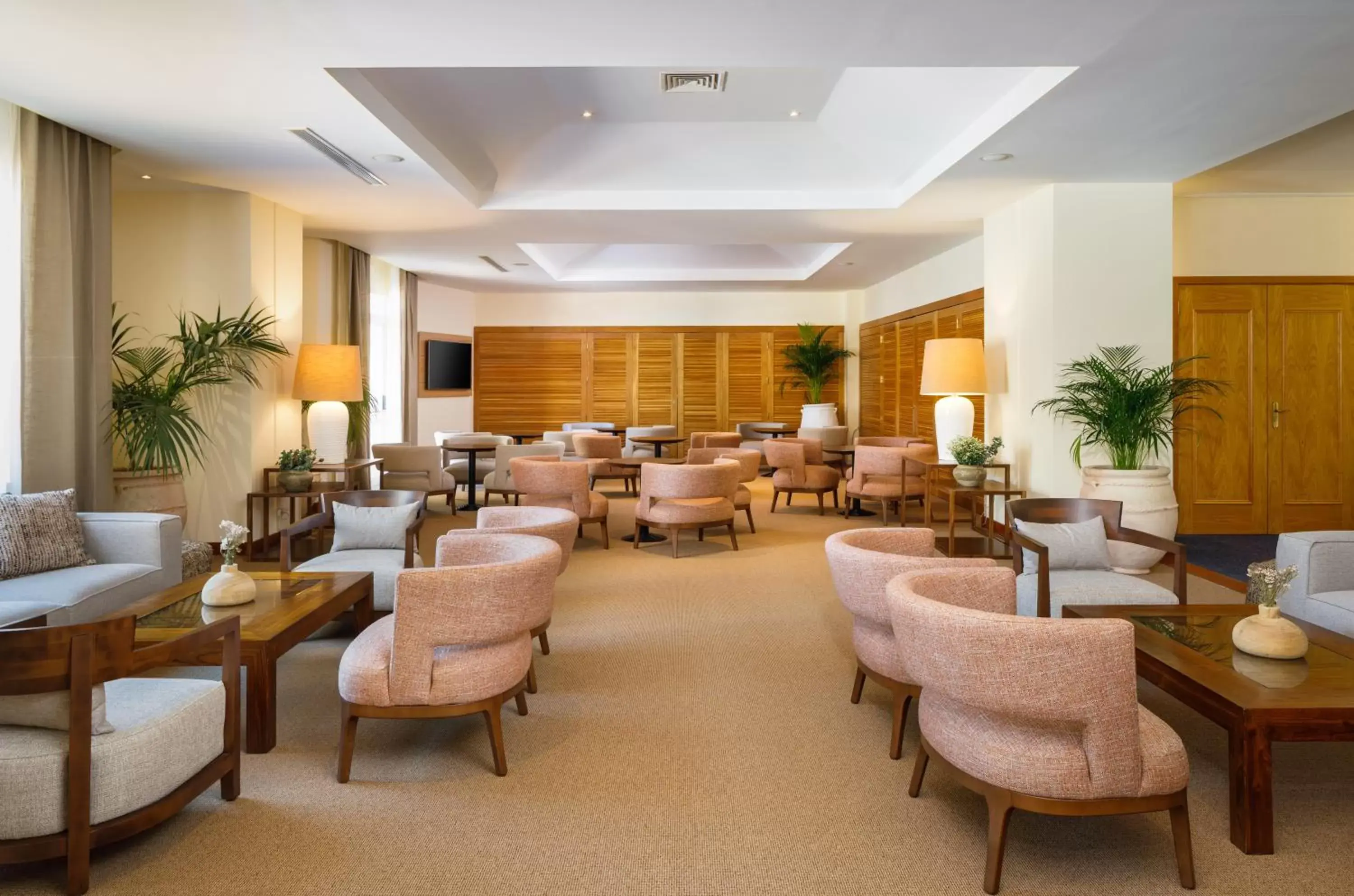 Lobby or reception, Lounge/Bar in PortoBay Falesia