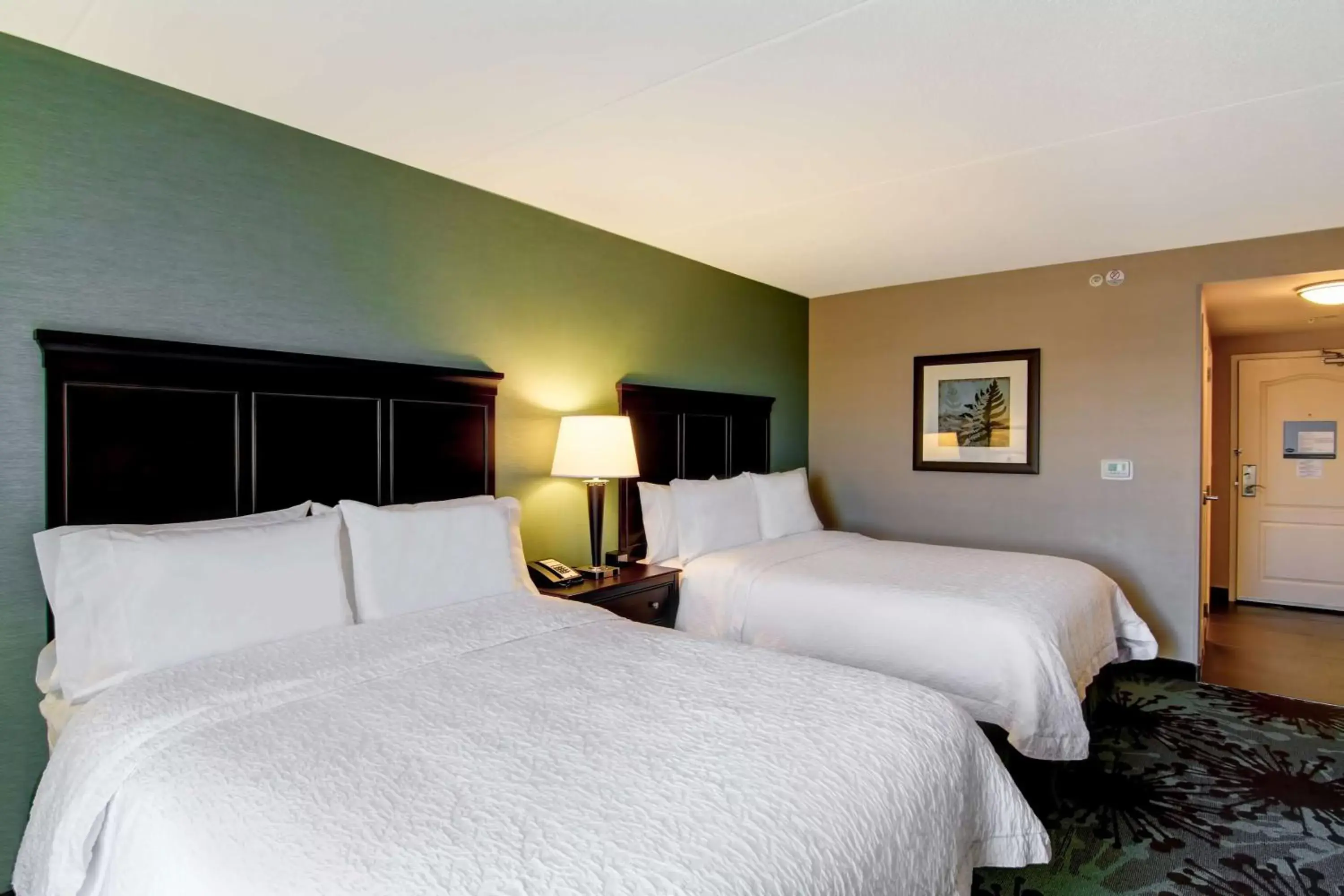 Bed in Hampton Inn by Hilton Toronto Airport Corporate Centre