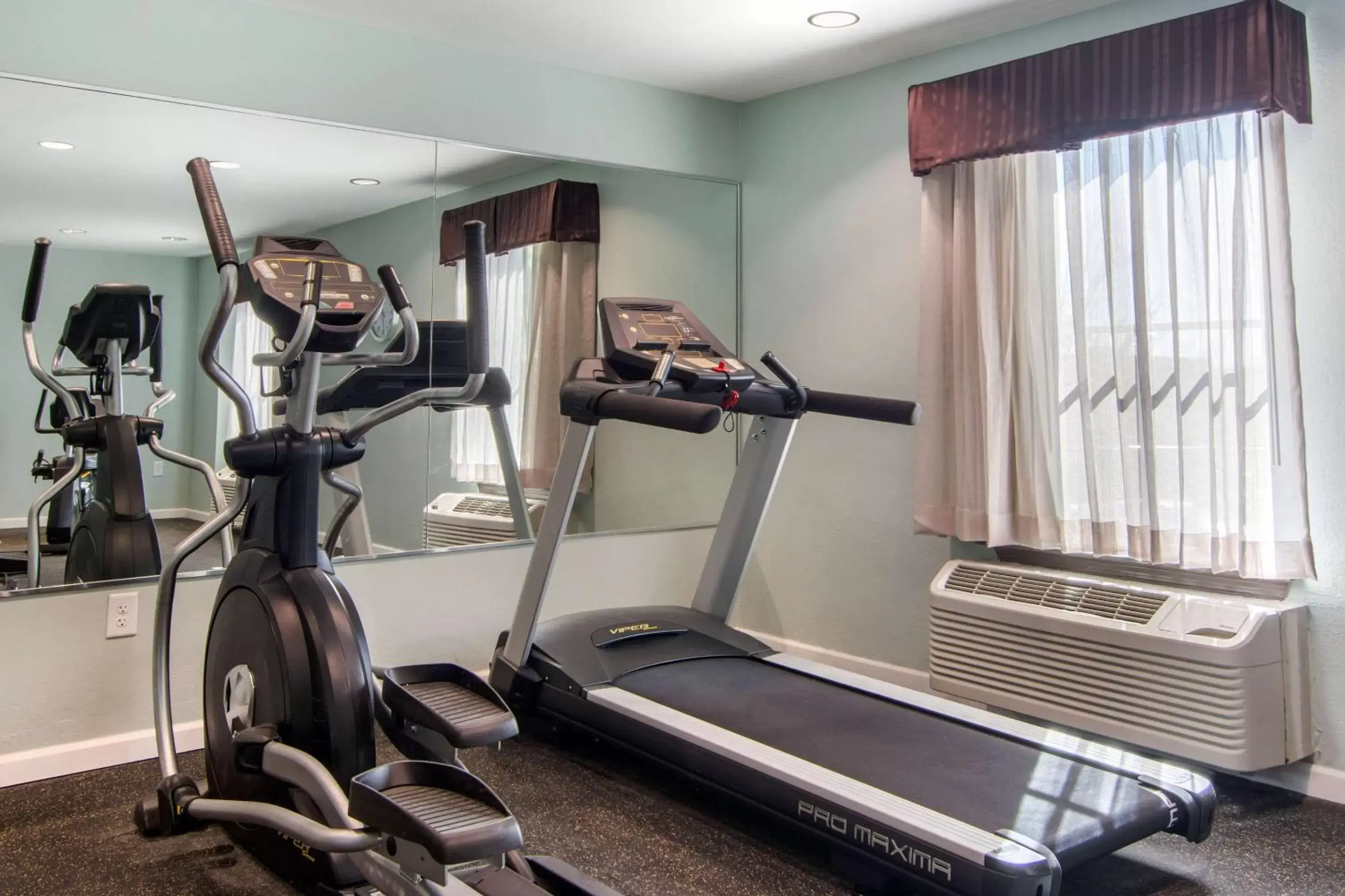 Fitness centre/facilities in Clarion Inn & Suites Atlanta Downtown Fitness centre/facilities in Clarion Inn & Suites Atlanta Downtown