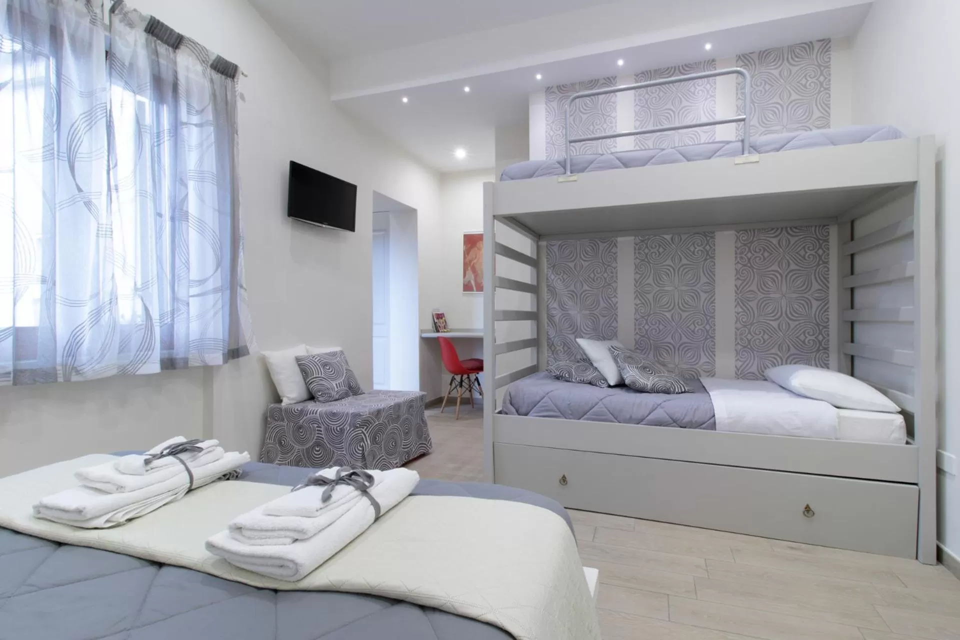 bunk bed, Bed in Nolana '86