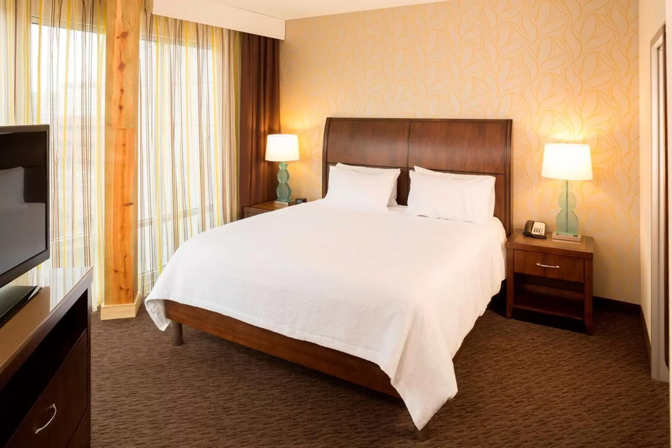 Bed in Hilton Garden Inn Sioux Falls Downtown