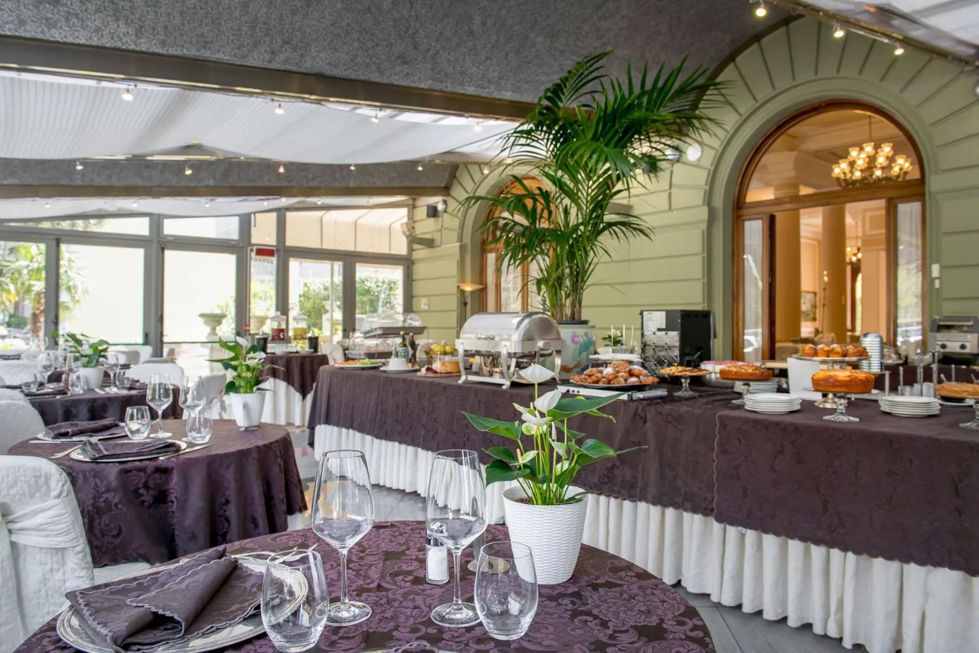 Continental breakfast in Grand Hotel Tettuccio