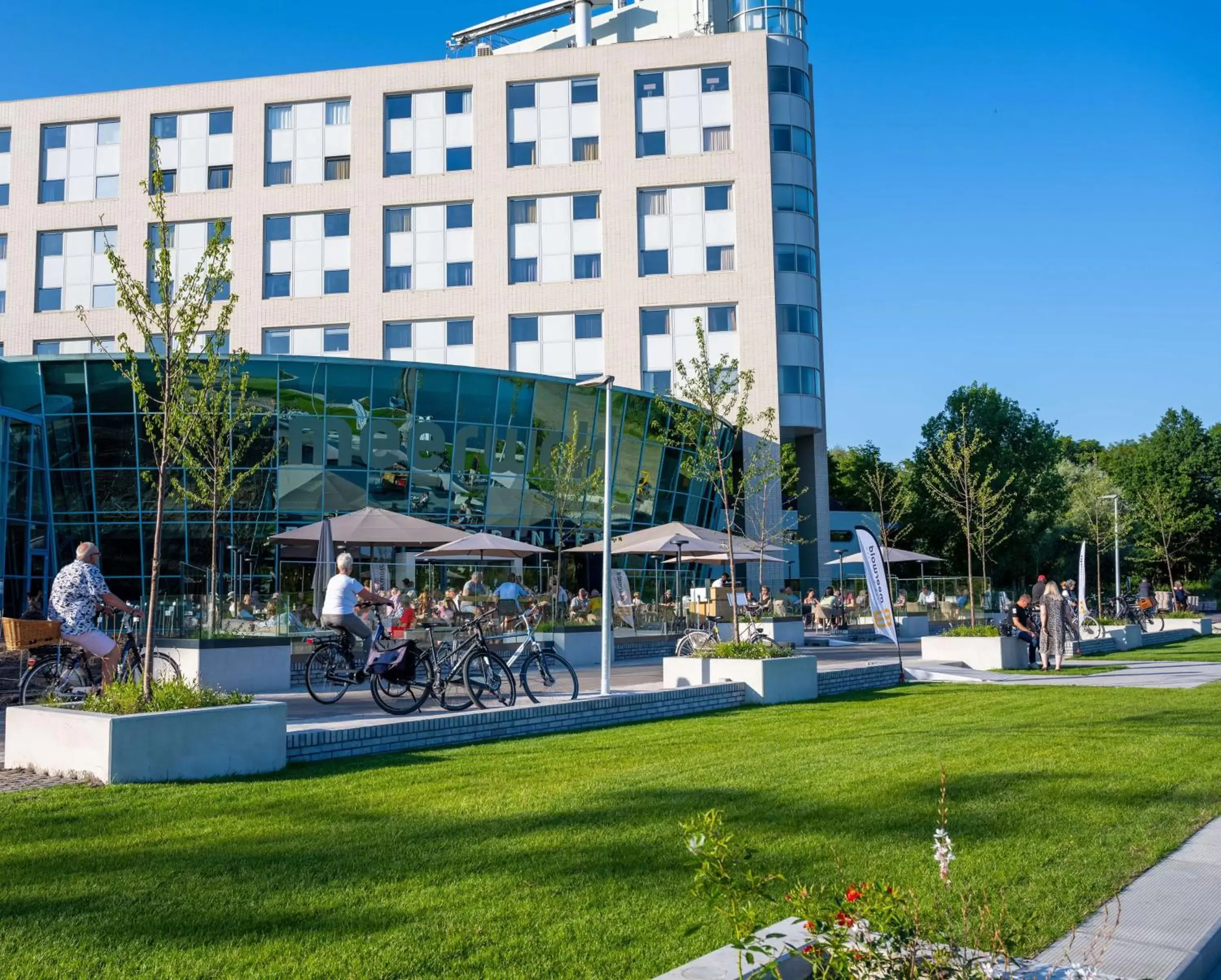 Property building in Flonk Hotel Groningen Zuid, BW Signature Collection Property building in Flonk Hotel Groningen Zuid, BW Signature Collection