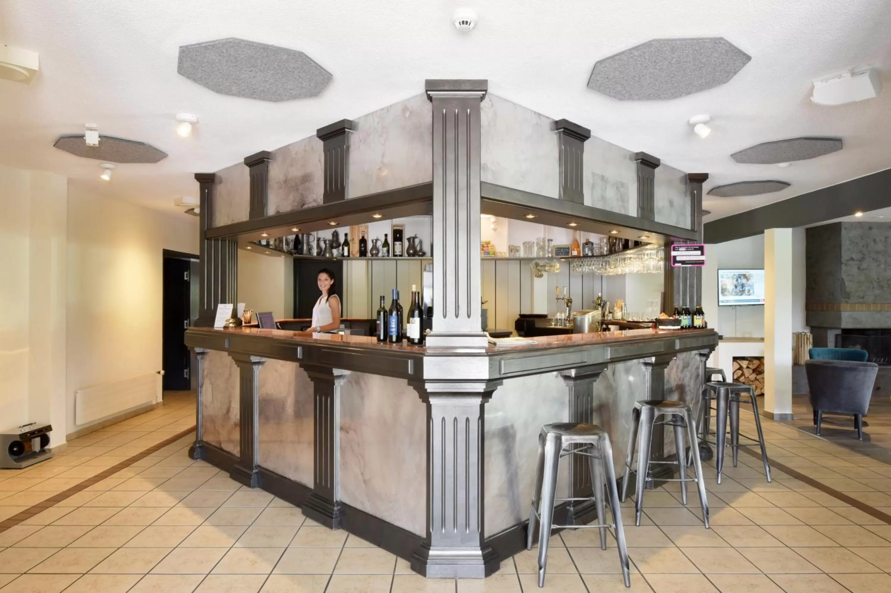 Staff in Hôtel des Mosaiques