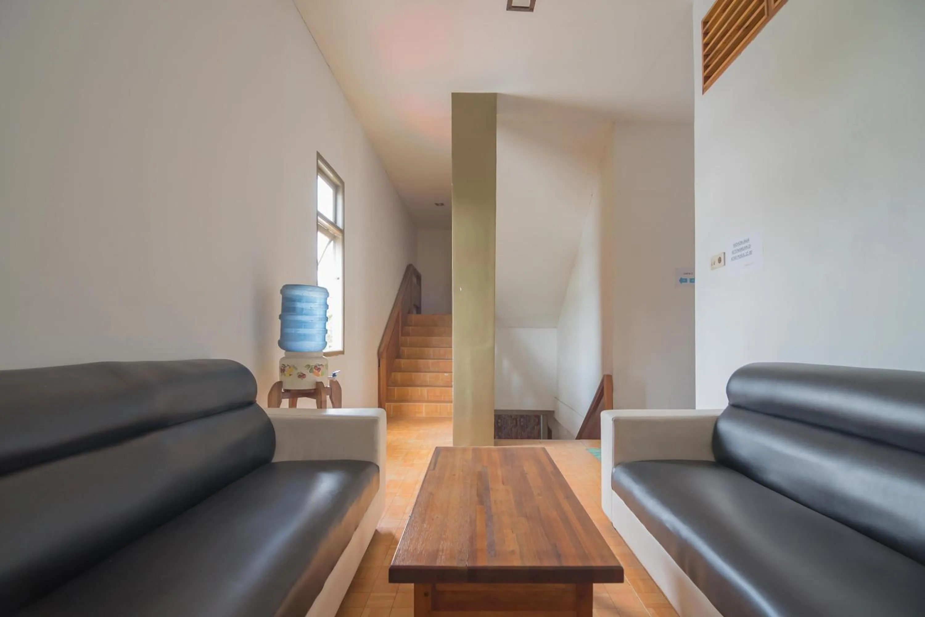 Seating area in RedDoorz near Gajah Mada Pontianak