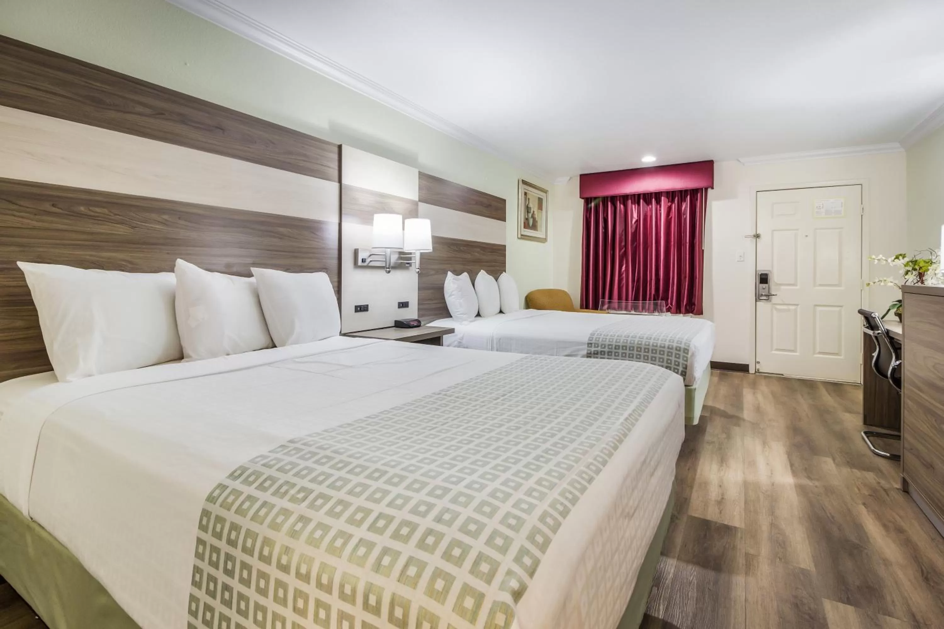 Bed in Americas Best Value Inn Columbus