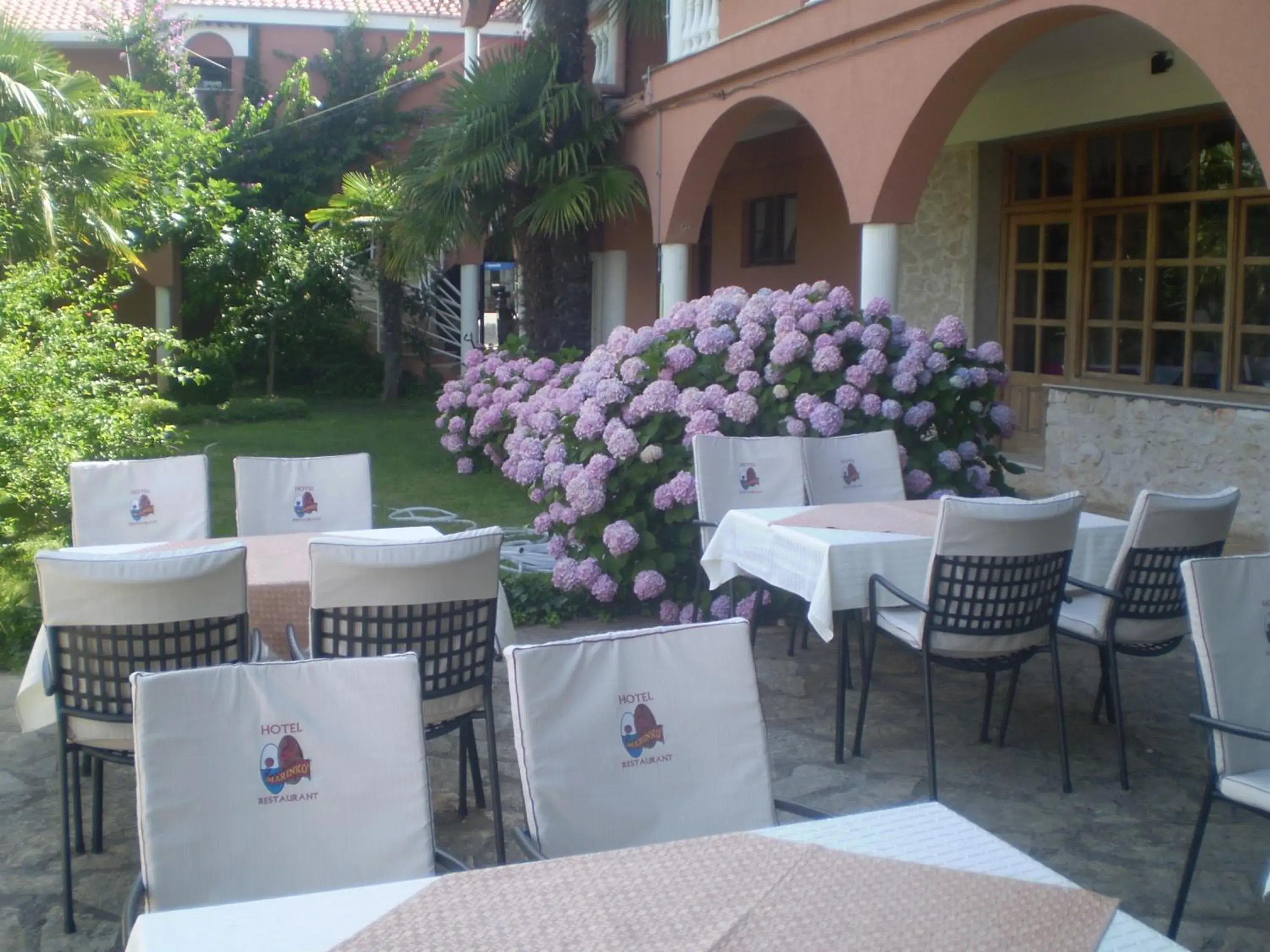 Restaurant/Places to Eat in Hotel Marinko