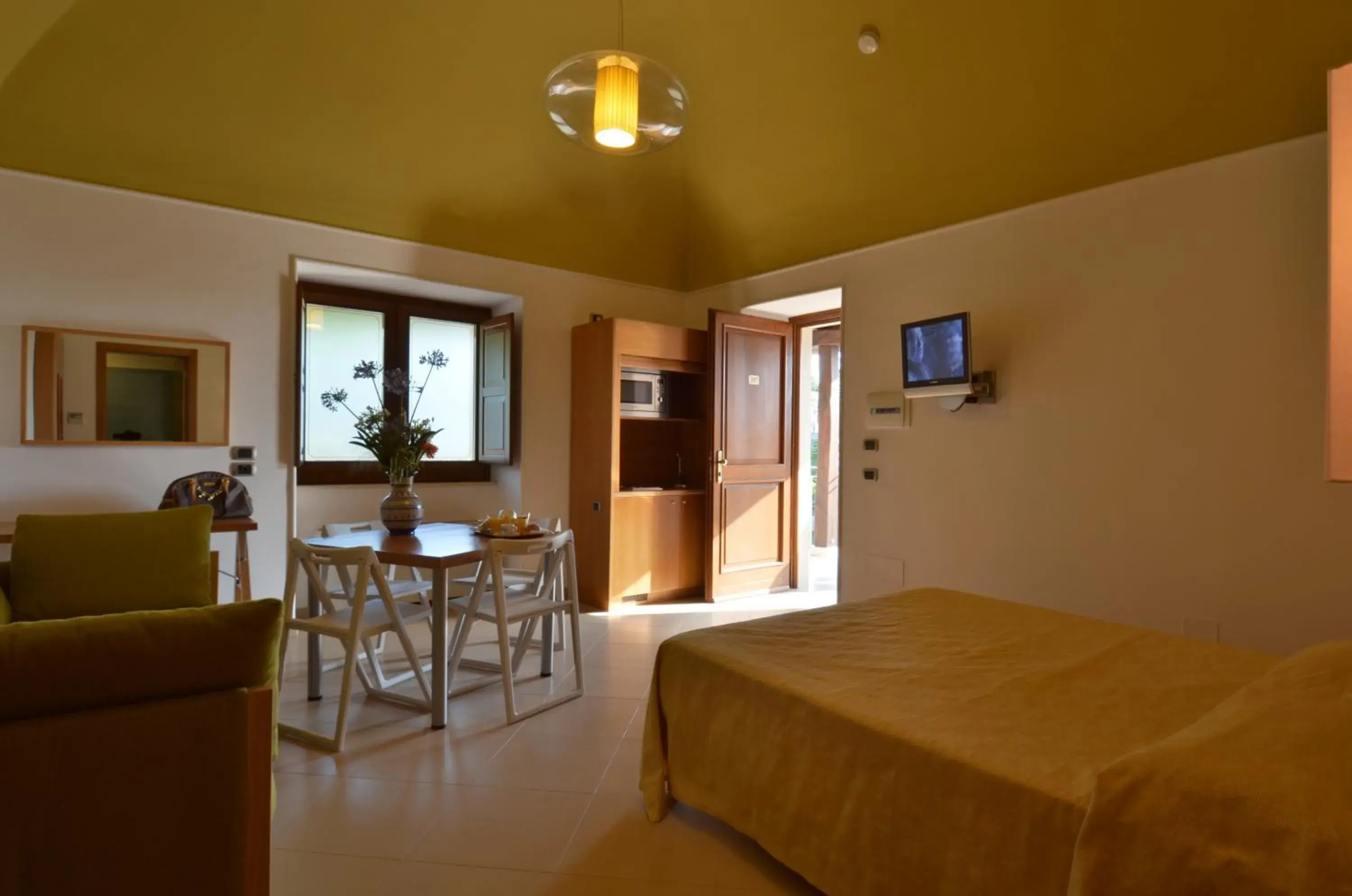 Family Room with Kitchenette - Annex in Hotel Zeus Family Room with Kitchenette - Annex in Hotel Zeus