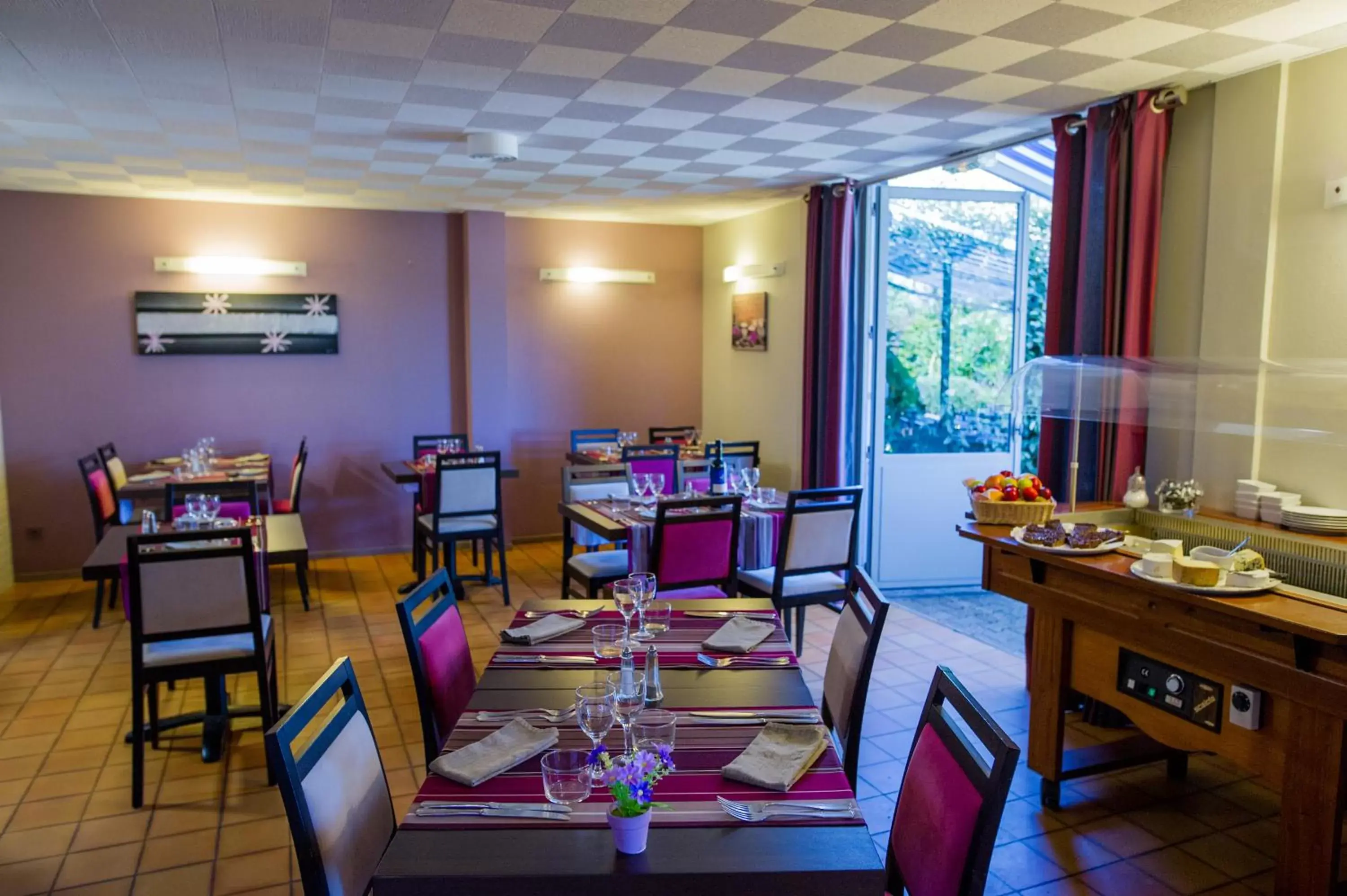 Restaurant/places to eat in Kyriad Orthez Restaurant/places to eat in Kyriad Orthez
