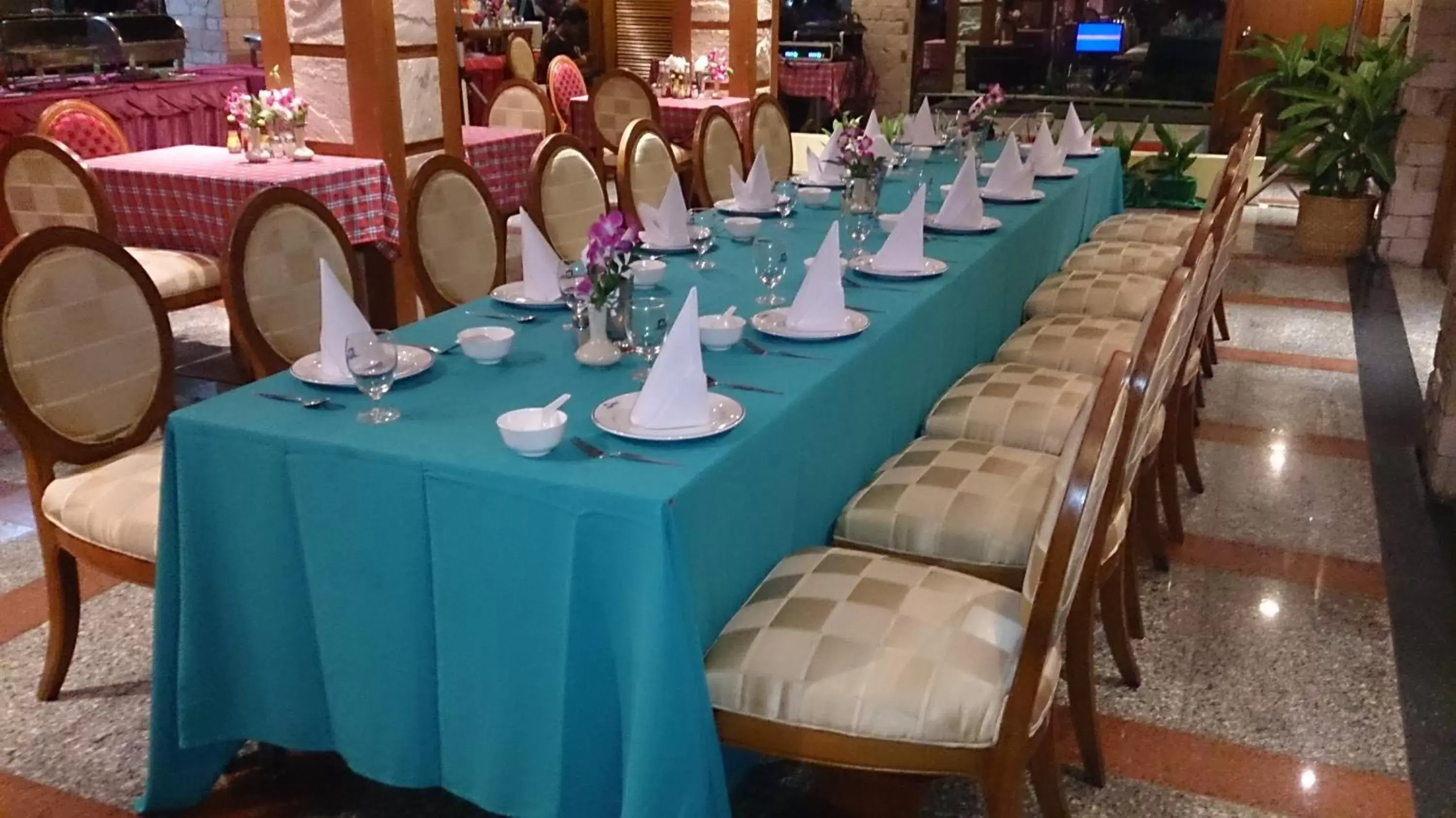 Restaurant/places to eat in The Camelot Hotel Pattaya Restaurant/places to eat in The Camelot Hotel Pattaya
