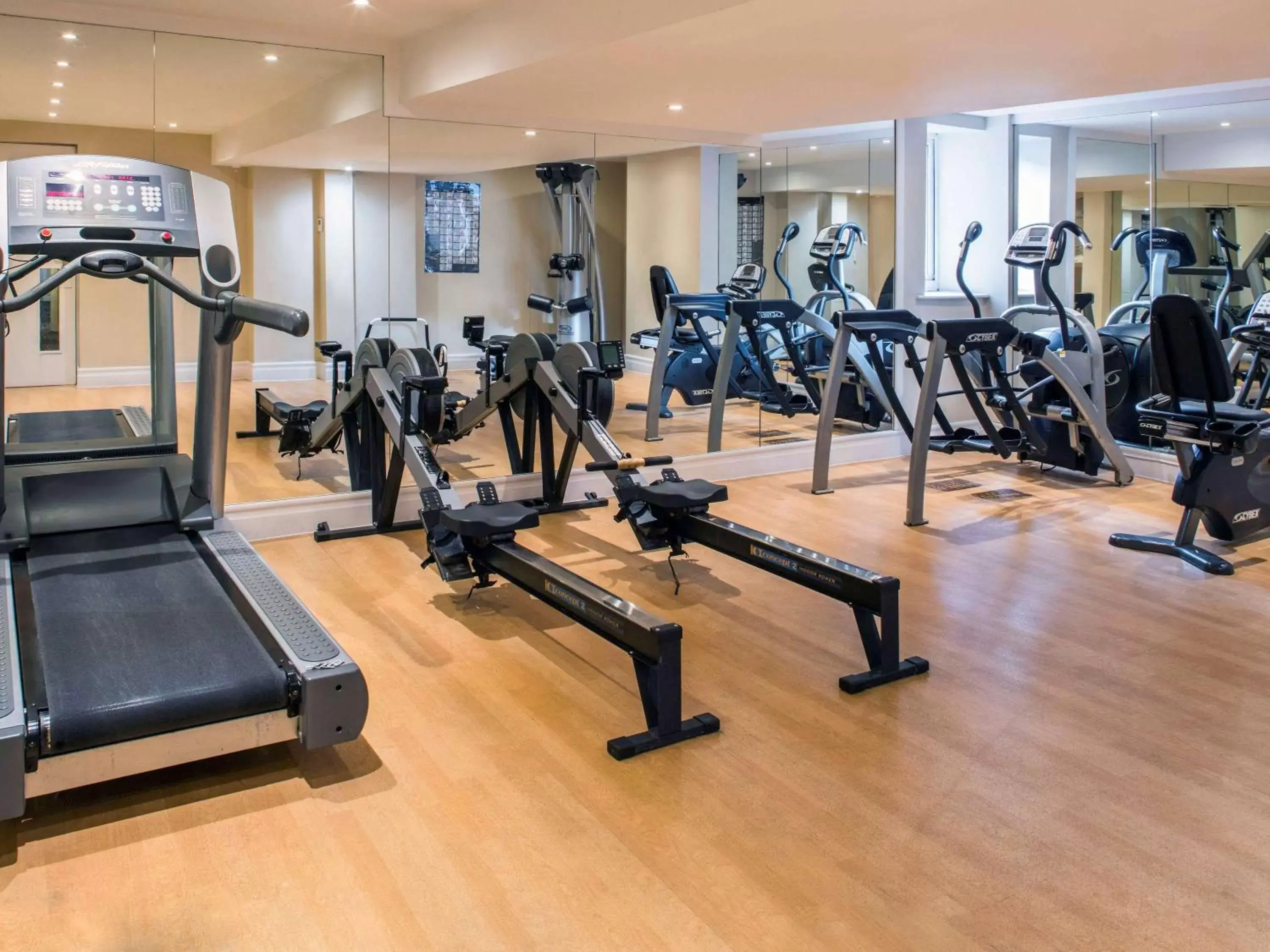 On site, Fitness Center/Facilities in Mercure London Heathrow Airport