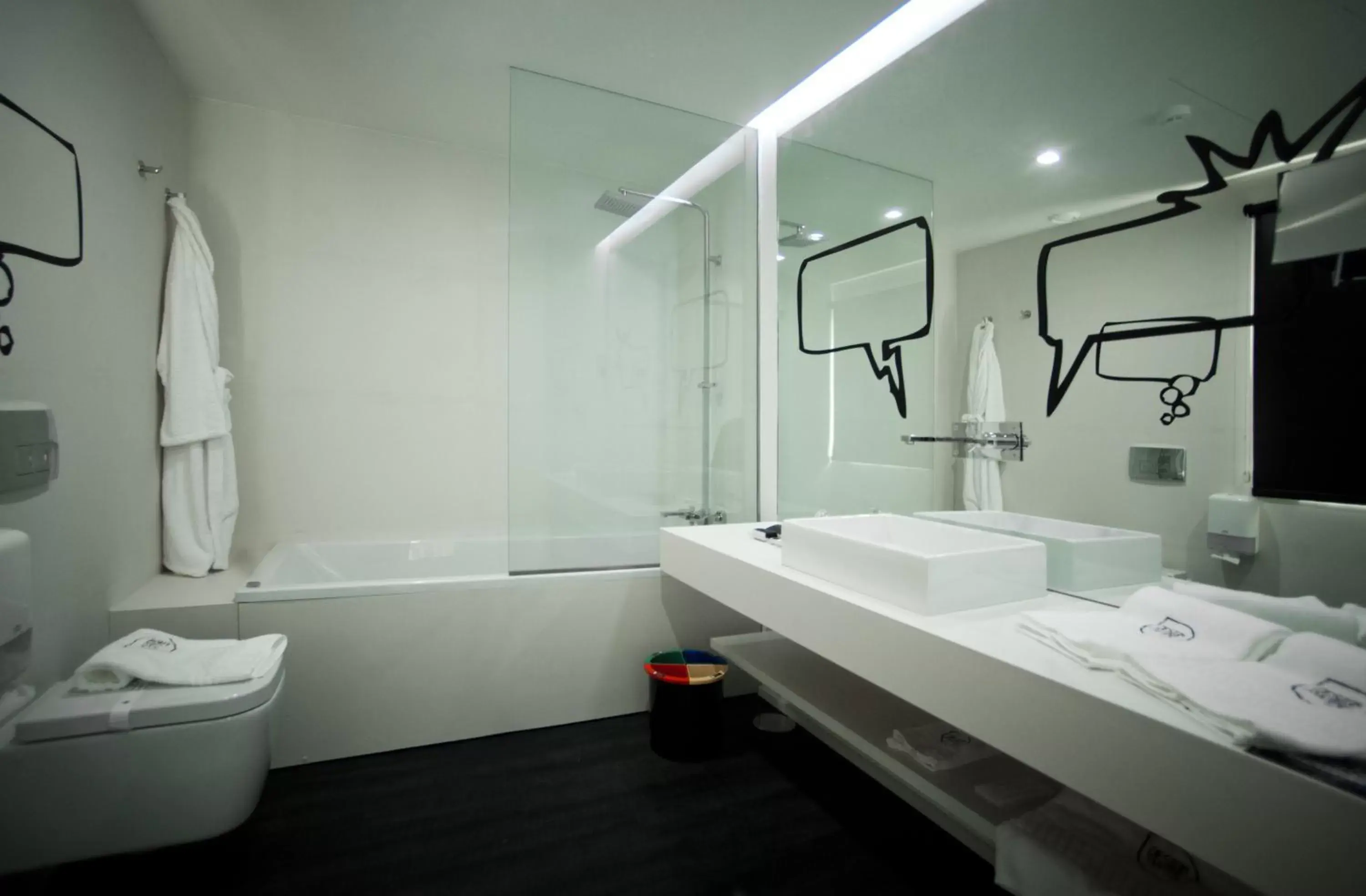 Bathroom in Design & Wine Hotel