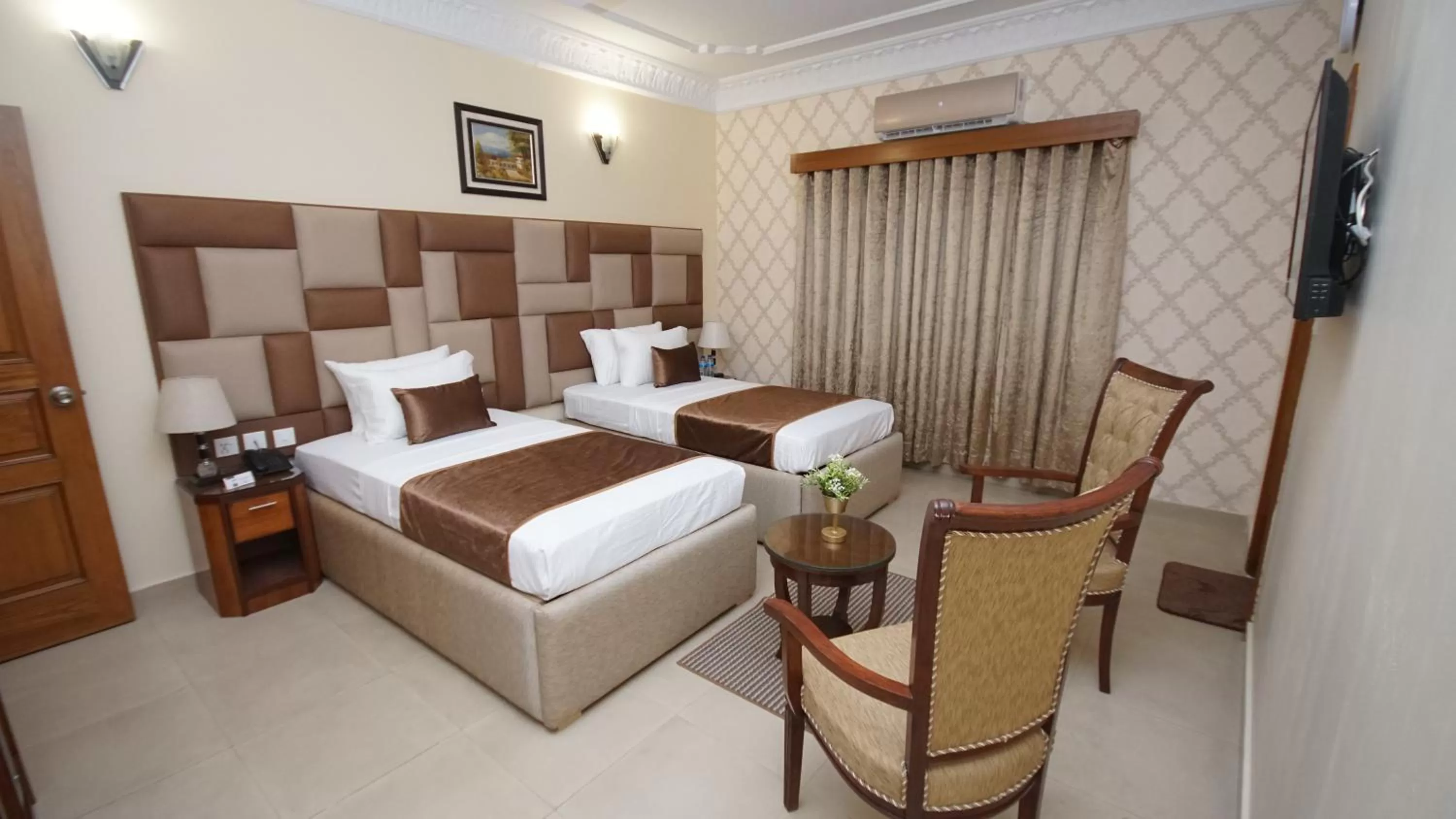 Bed in World Inn Karachi