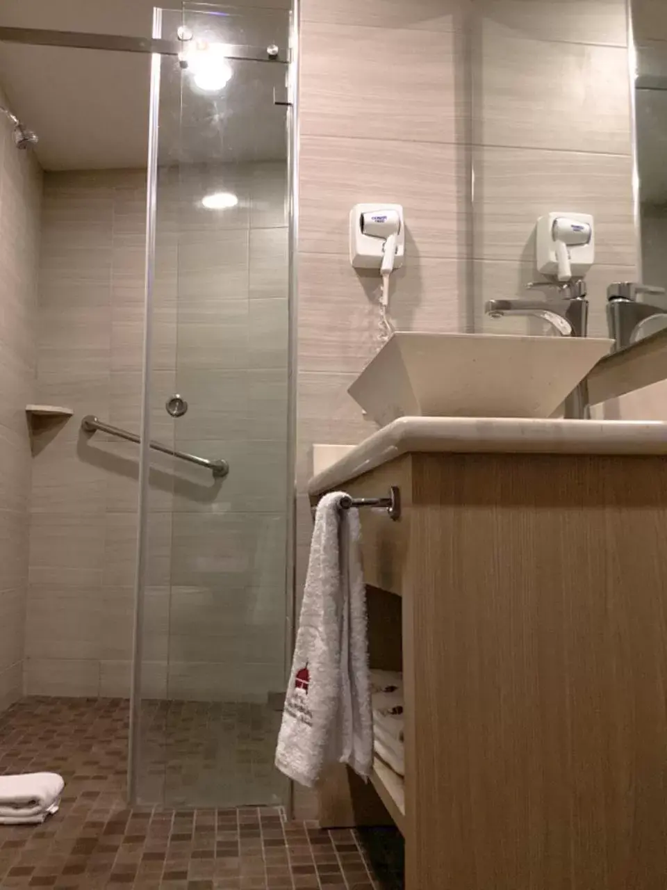 Shower, Bathroom in Plaza Poblana