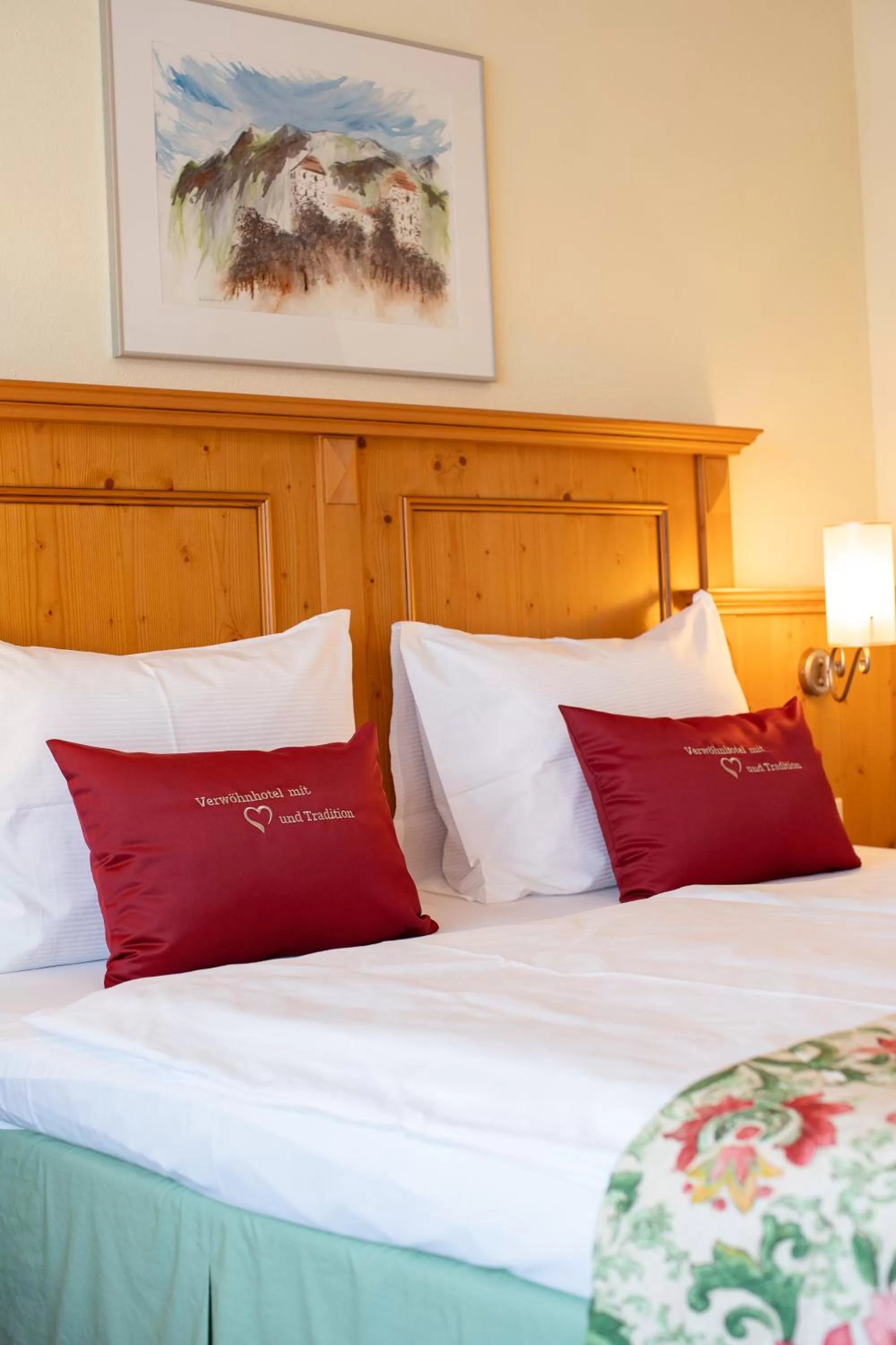 Bed in VÖTTER'S HOTEL in Kaprun am Kitzsteinhorn - Skibus direkt