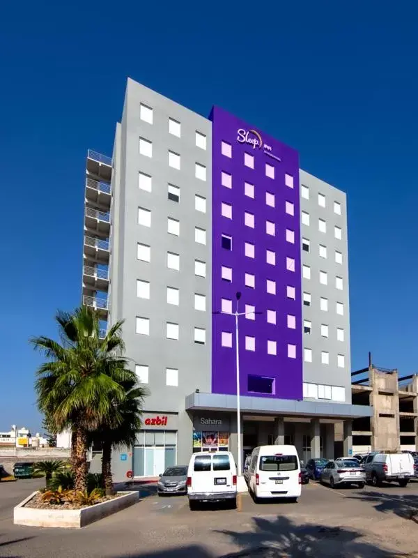 Property Building in Sleep Inn Leon Antares