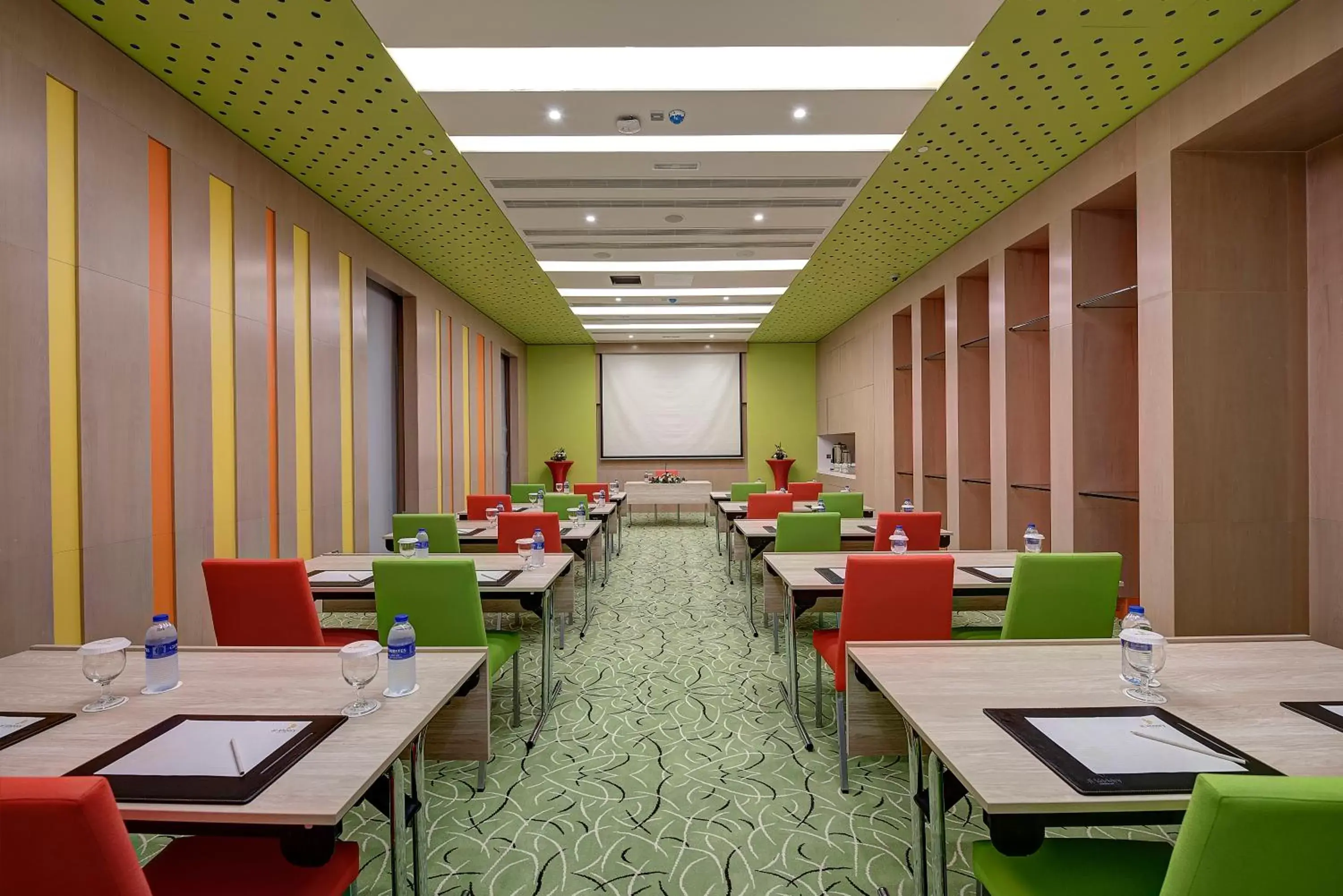 Meeting/conference room, Restaurant/Places to Eat in Al Khoory Atrium