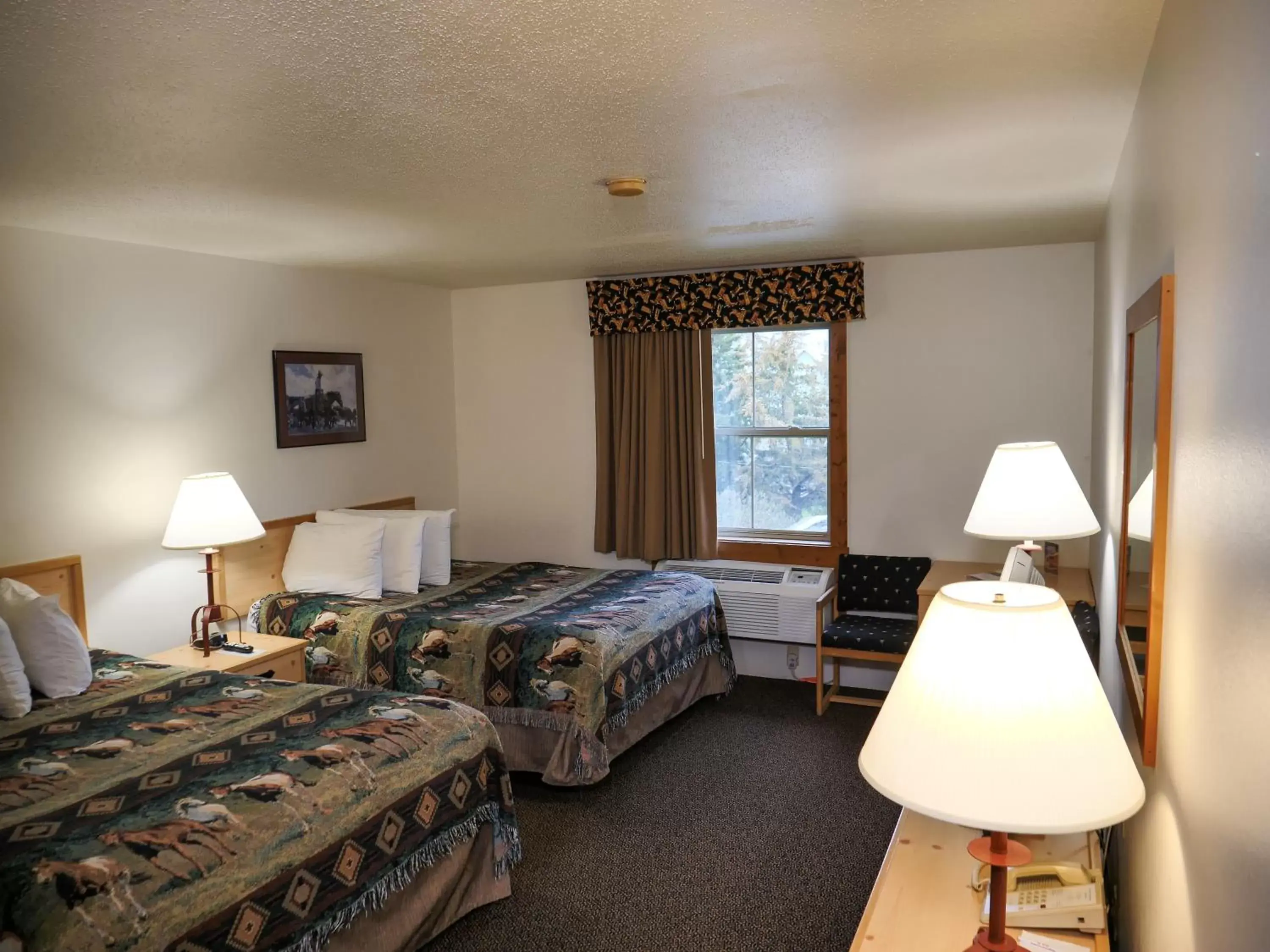 Photo of the whole room in Range Country Lodging