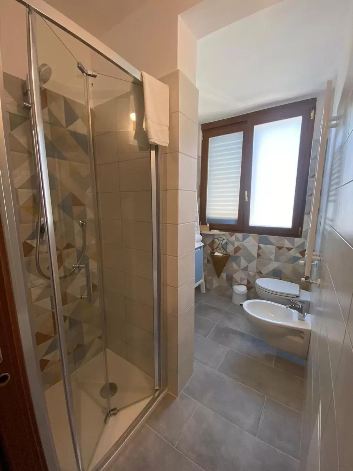 Shower, Bathroom in Racconti di pietra