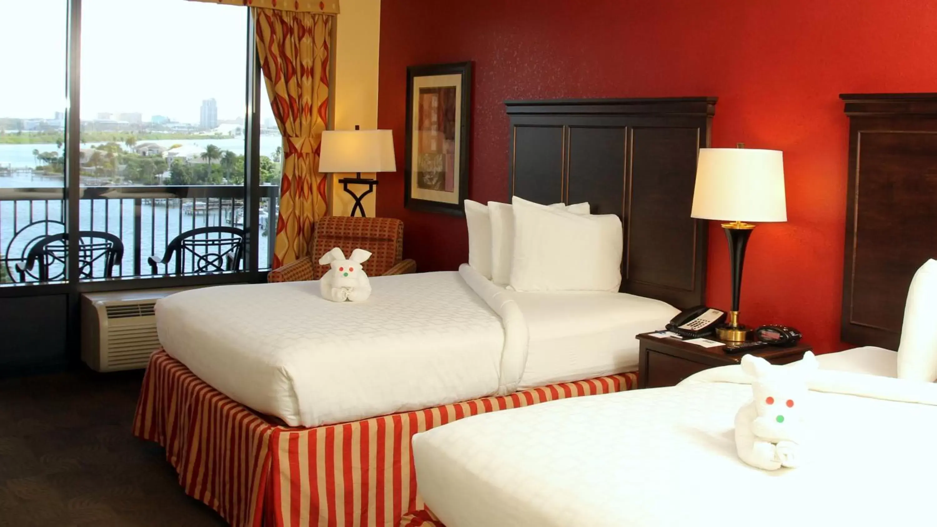 Bed in Pier House 60 Clearwater Beach Marina Hotel