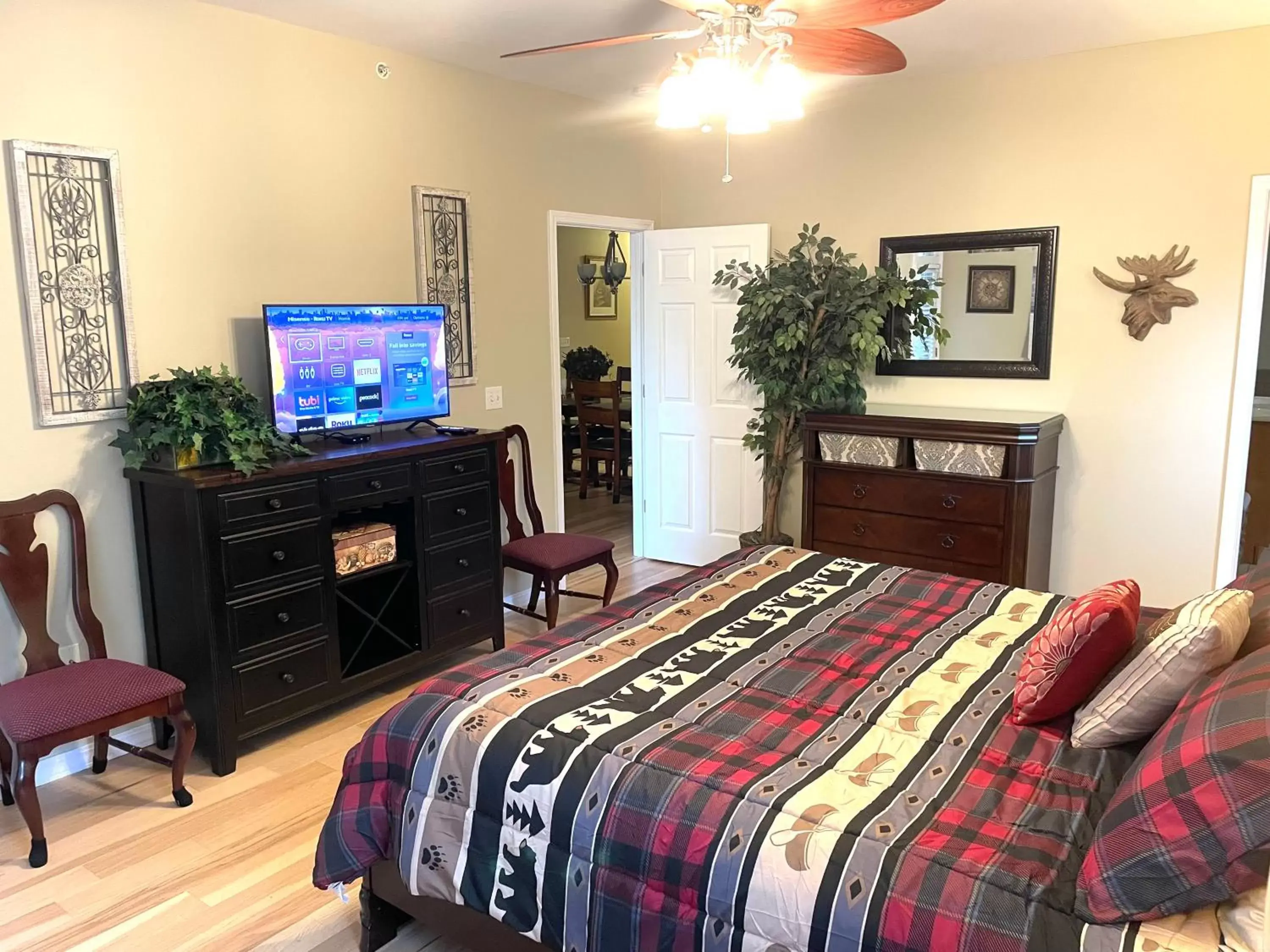 Bed in Rockwood Condos on Table Rock Lake