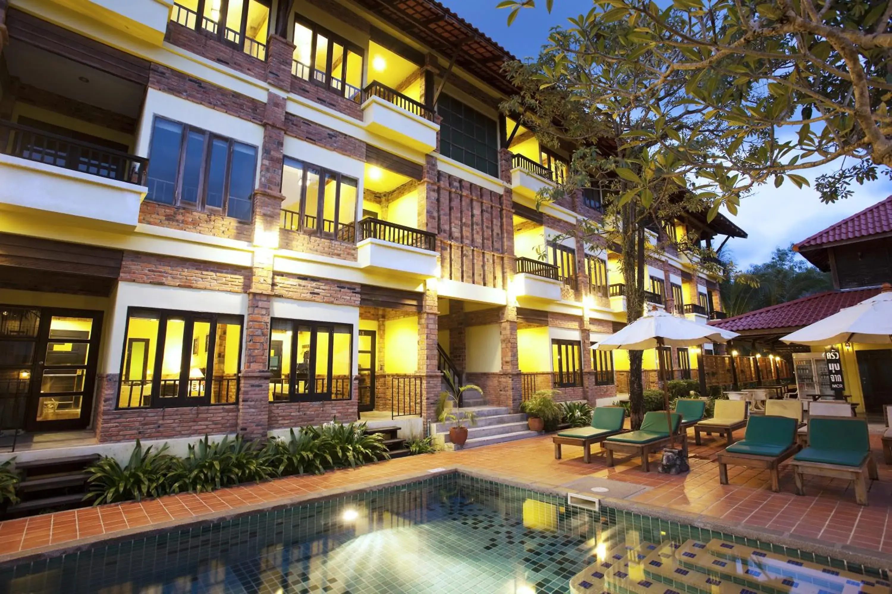 Pool view, Swimming Pool in Motive Cottage Resort