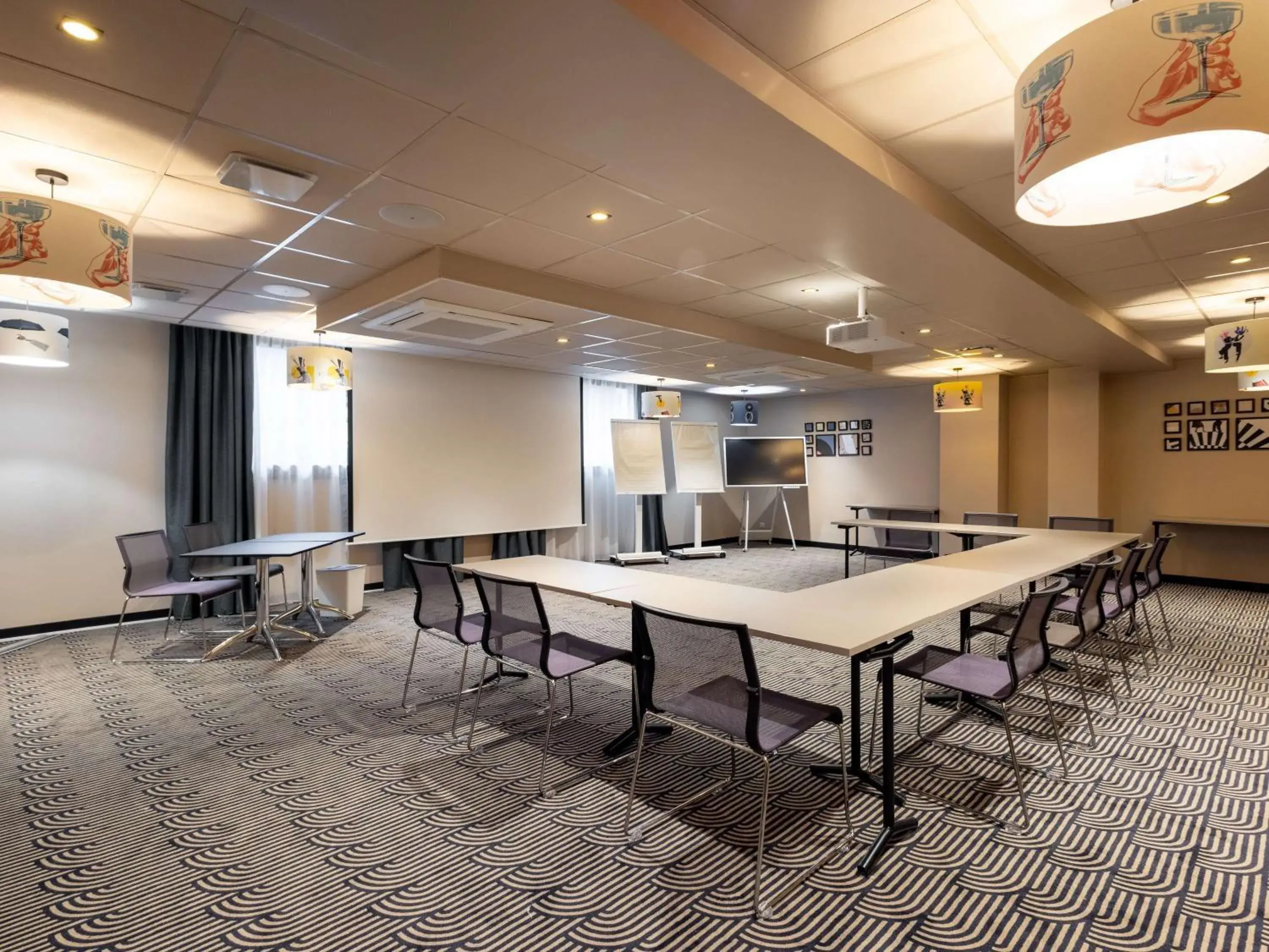 Meeting/conference room in Novotel Paris Suresnes Longchamp