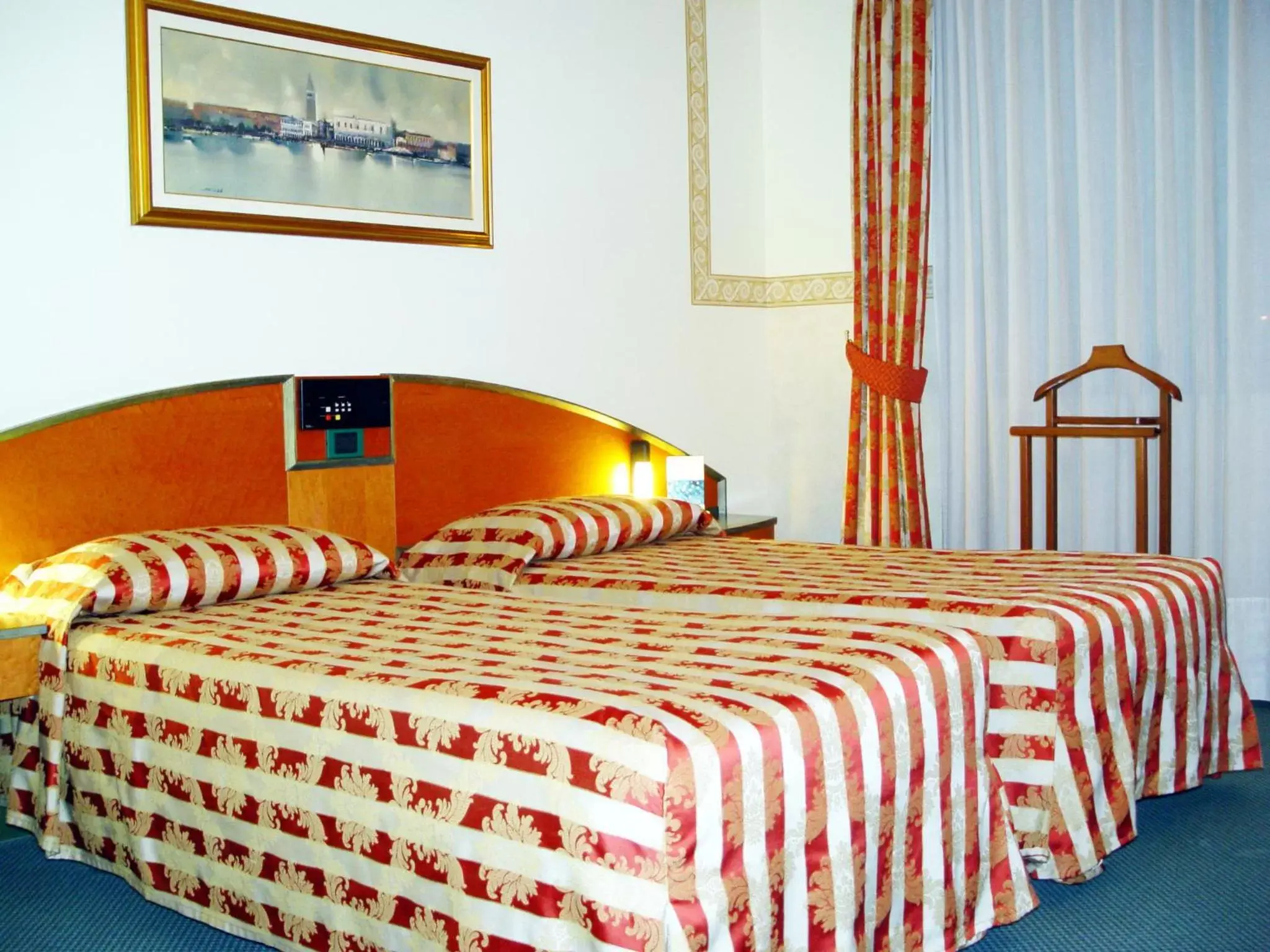 Bed in Best Western Plus Soave Hotel