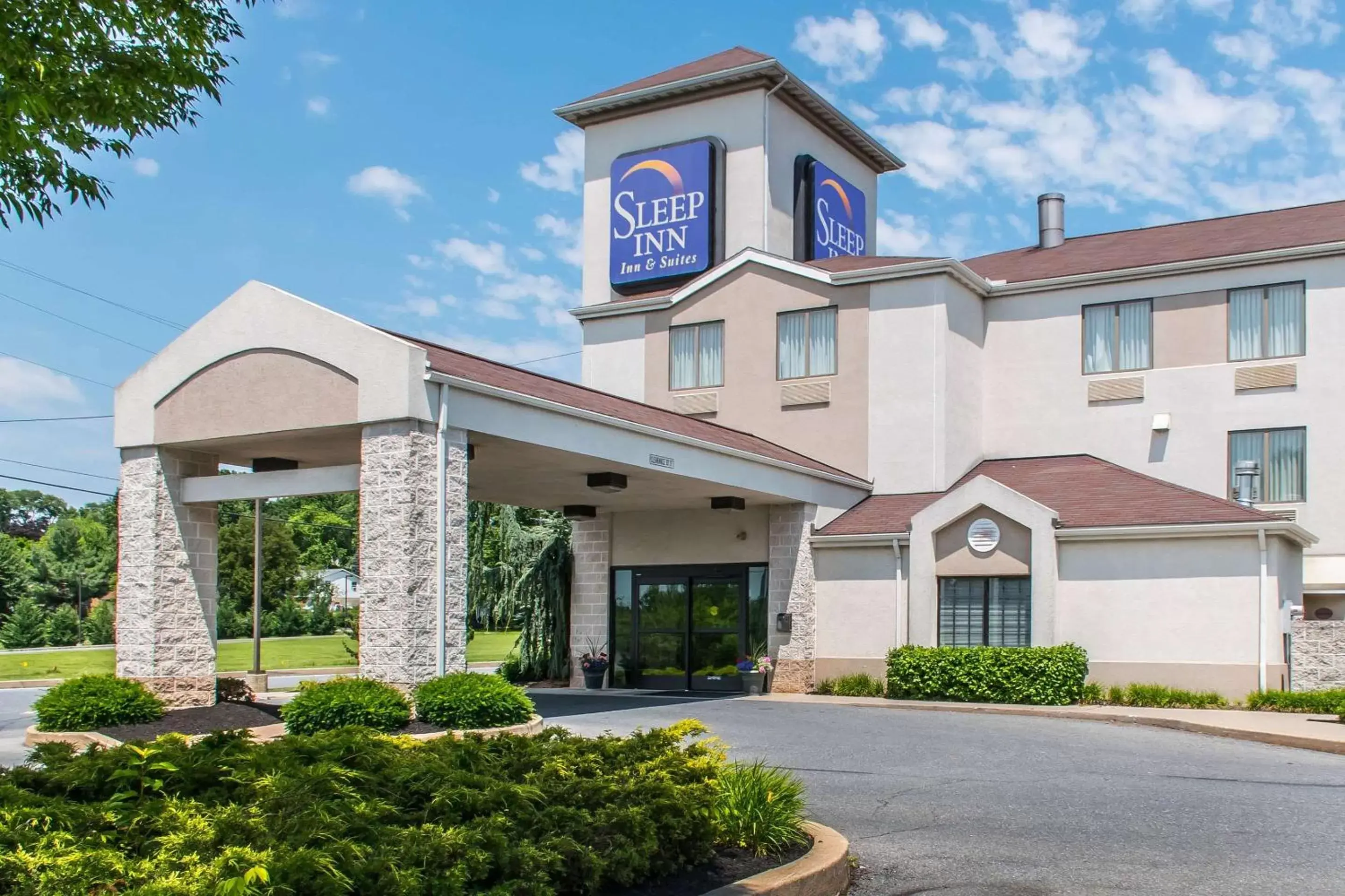 Property Building in Sleep Inn & Suites Mountville