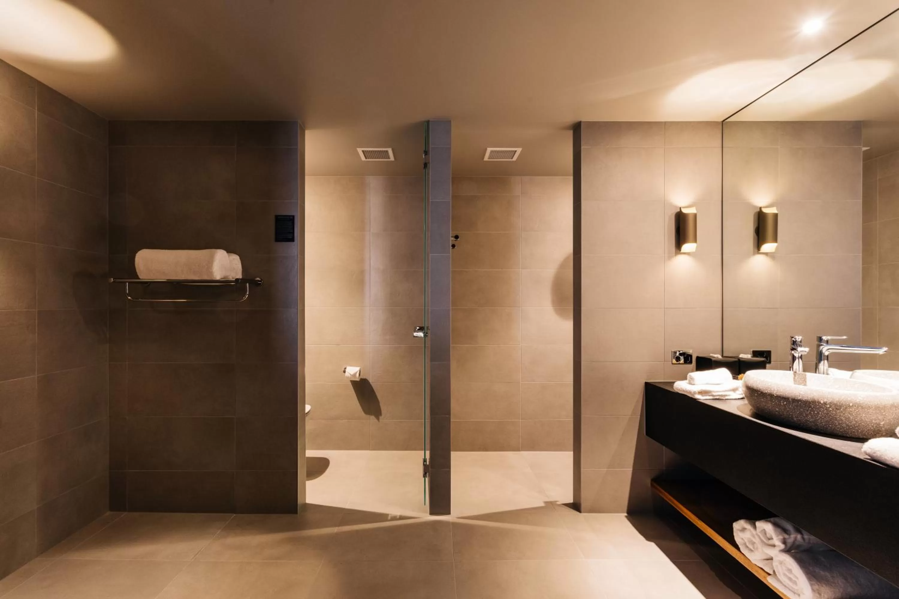 Shower in MACq 01 Hotel