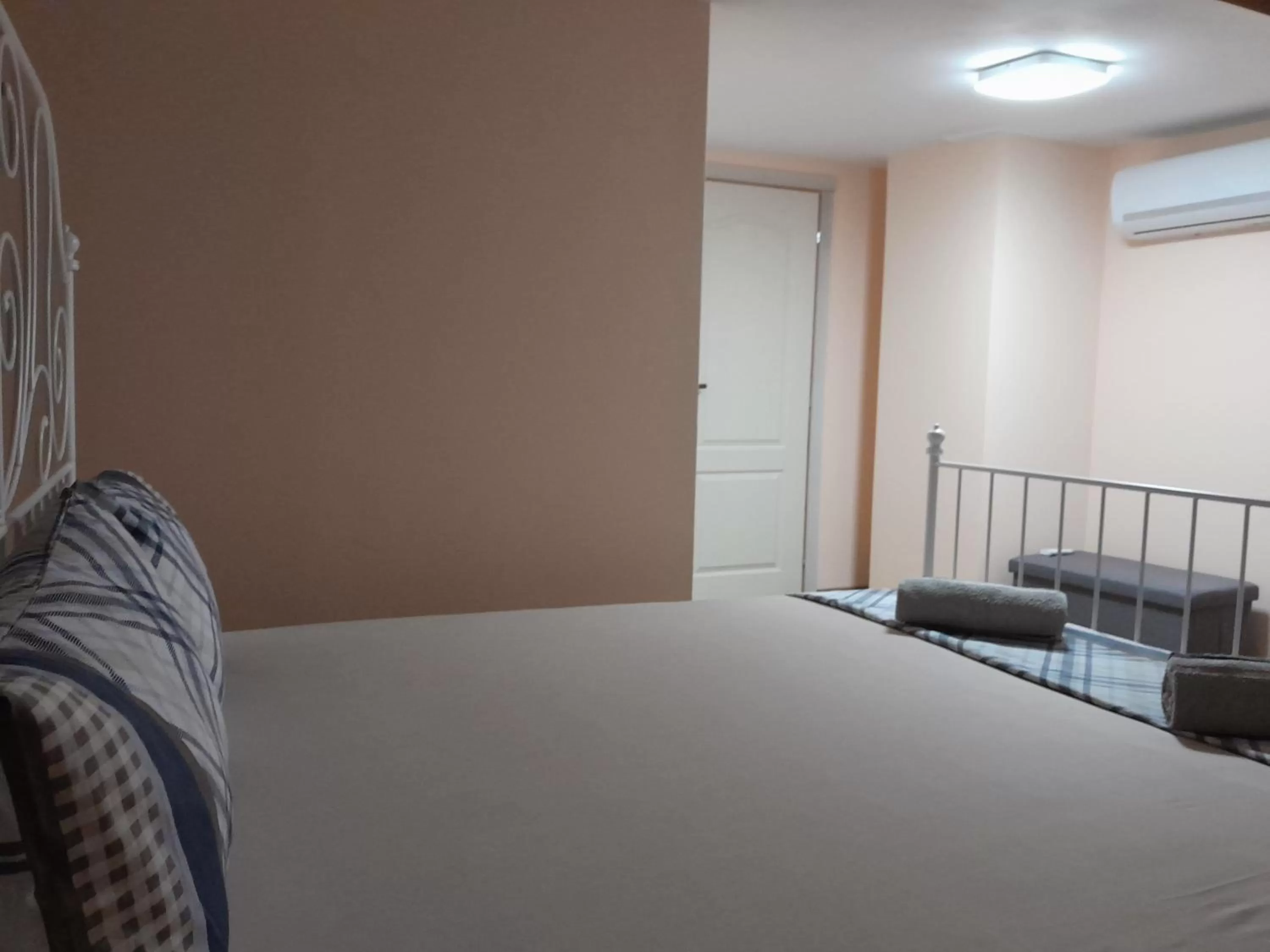 Bed in HANCHO SevenUps - KAPANA Plovdiv Center