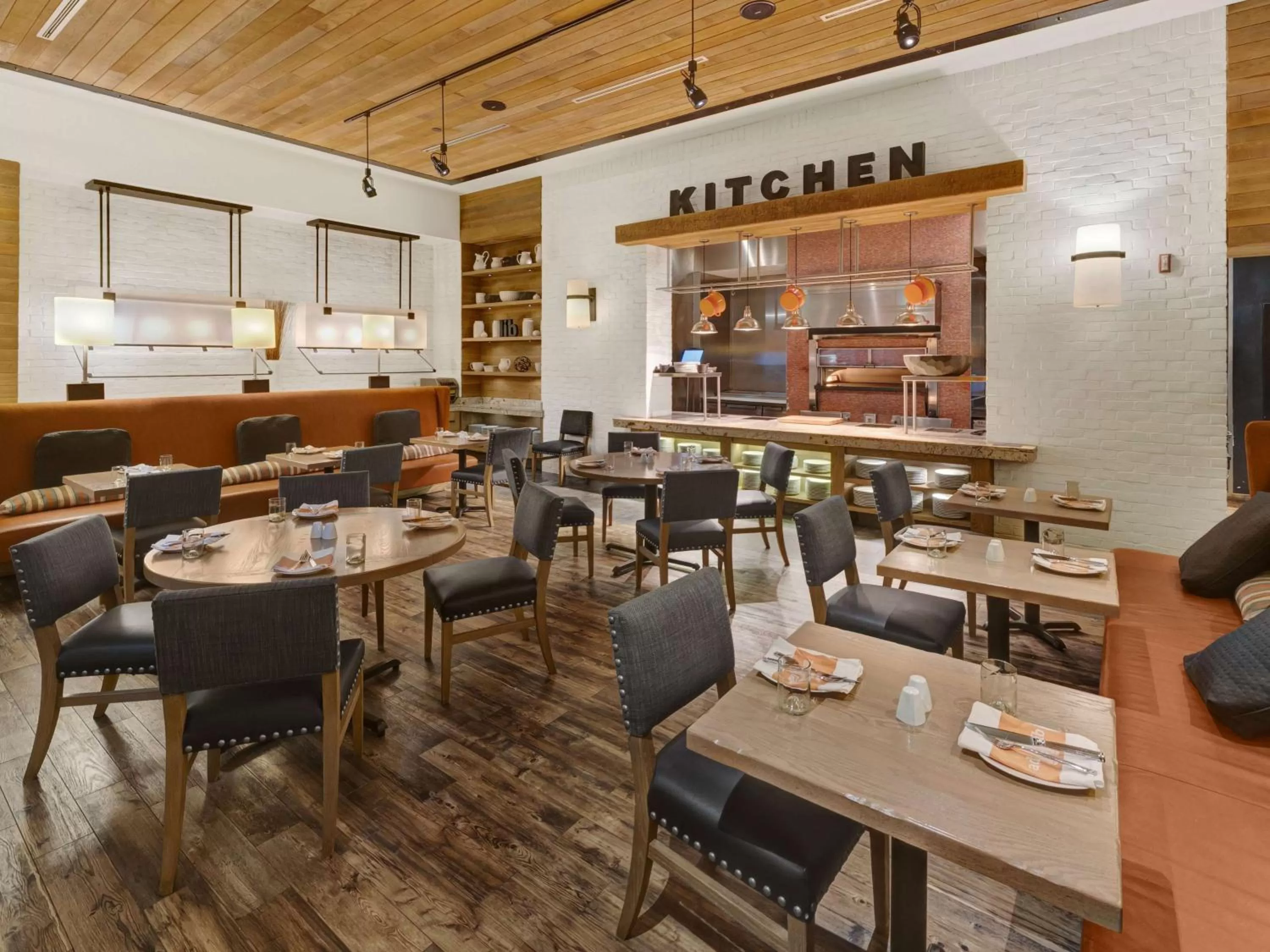 Lounge or bar in Hilton Harrisburg near Hershey Park