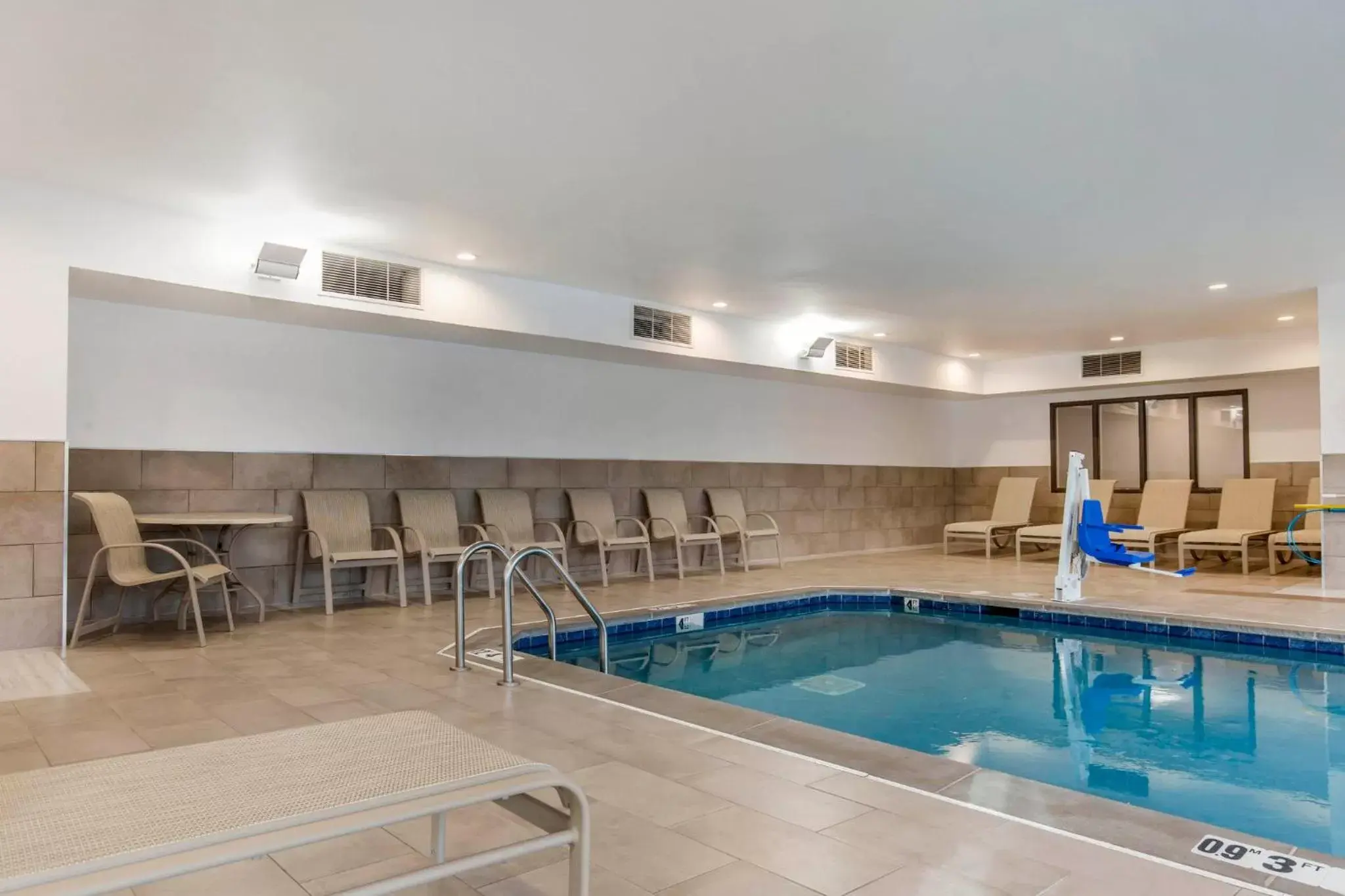 Swimming Pool in Holiday Inn Express and Suites Chicago West - St Charles, an IHG Hotel