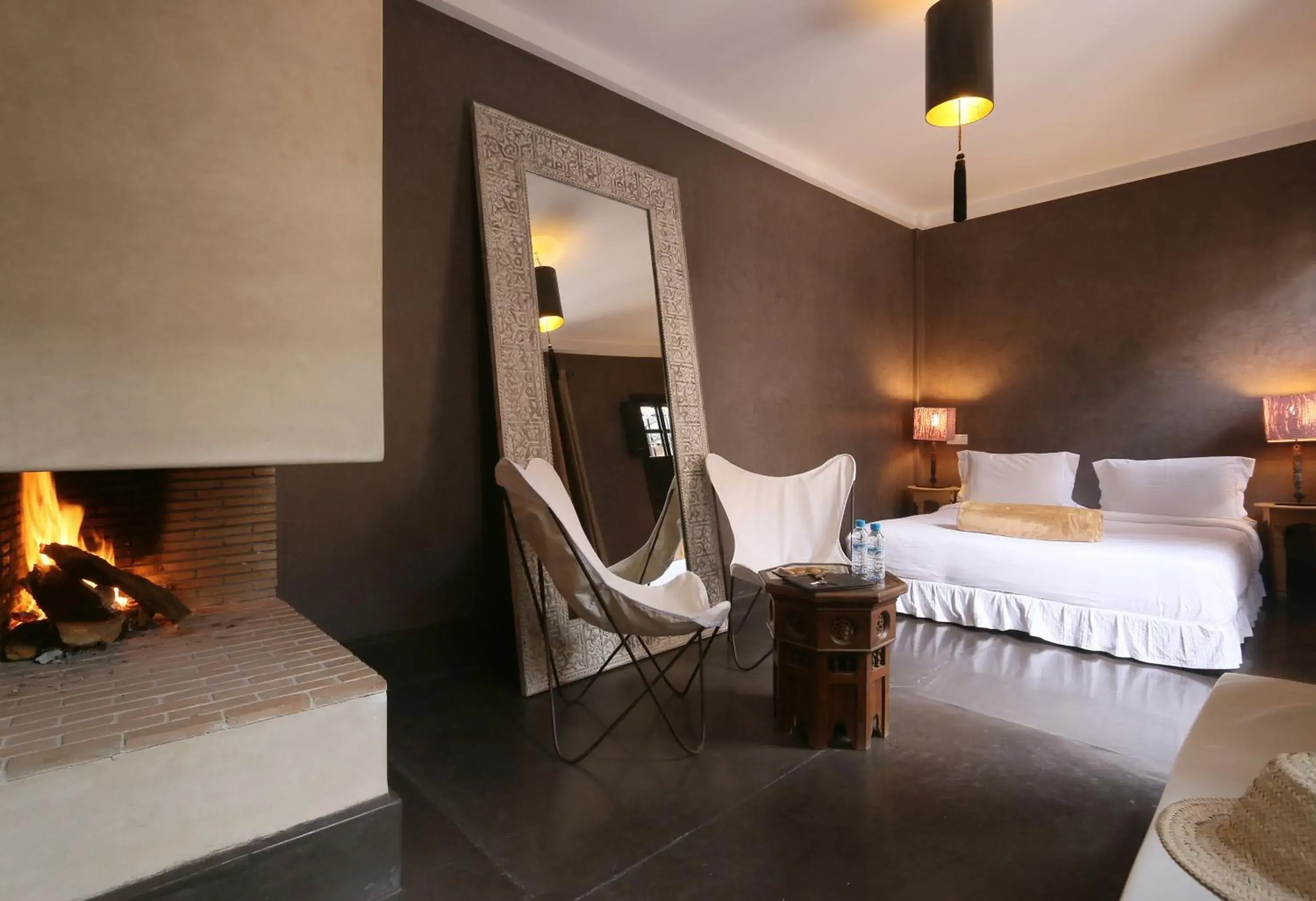 Photo of the whole room, Bed in Riad Ambre et Epices