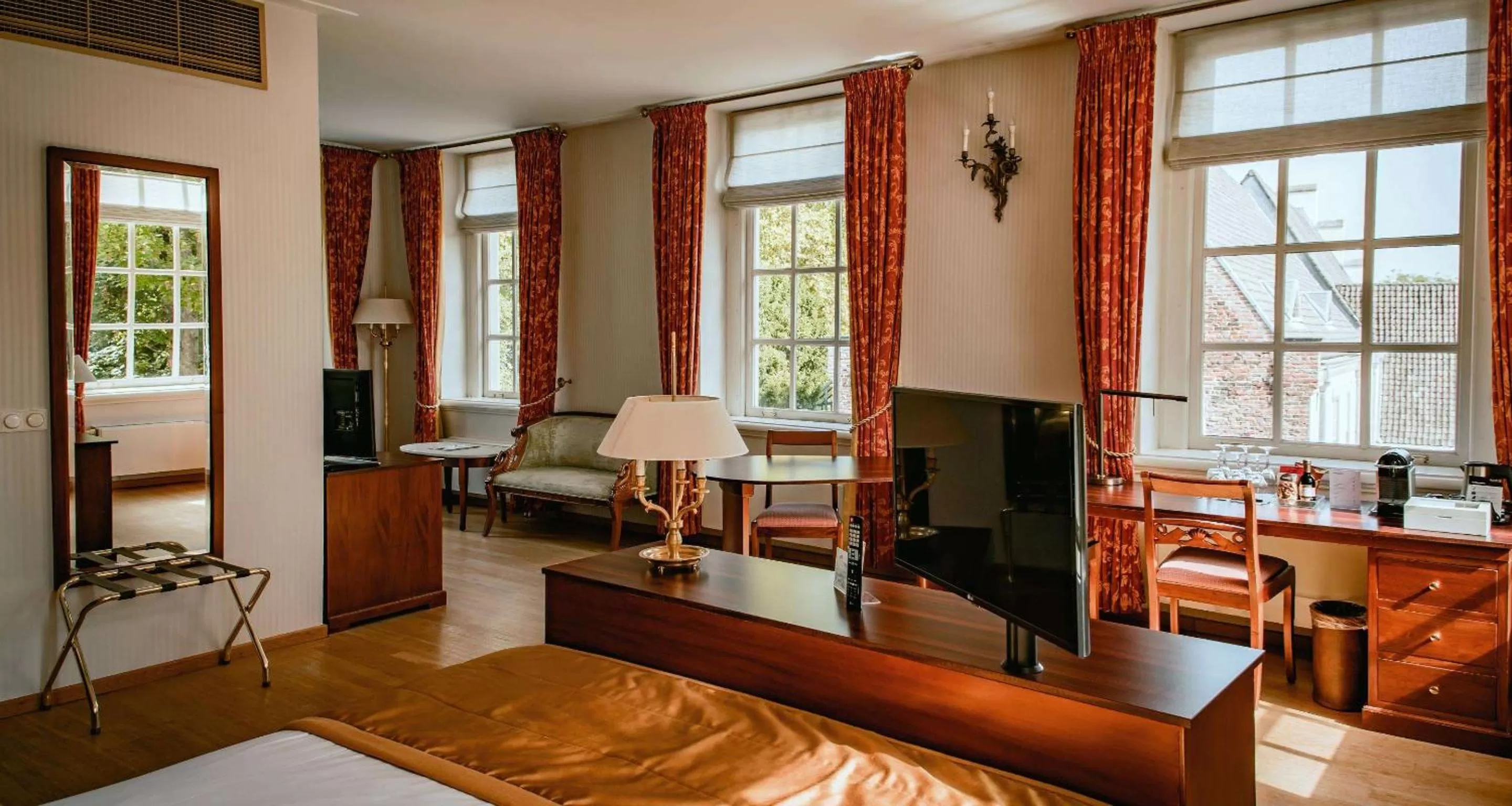 Bedroom in Grand Hotel Karel V