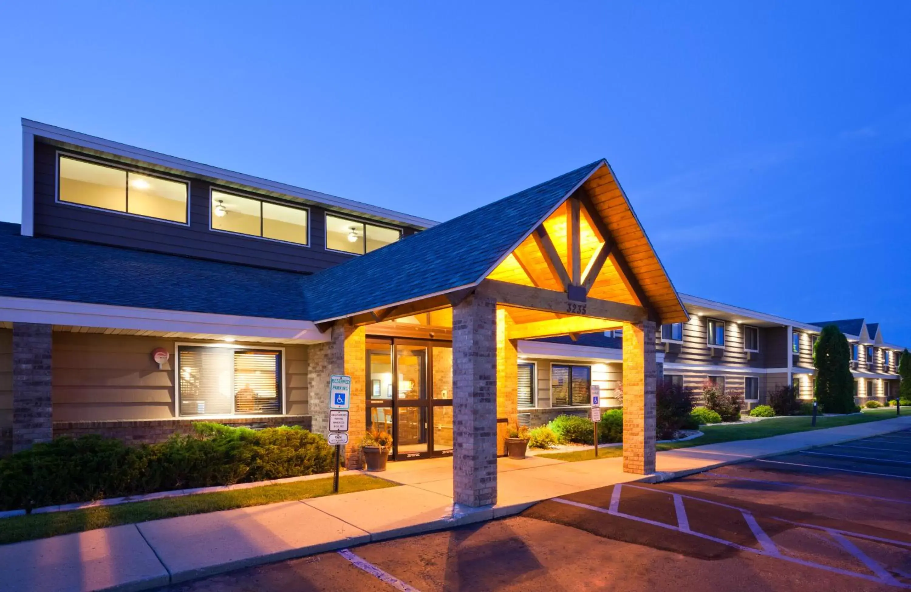 Facade/Entrance in AmericInn by Wyndham Bismarck