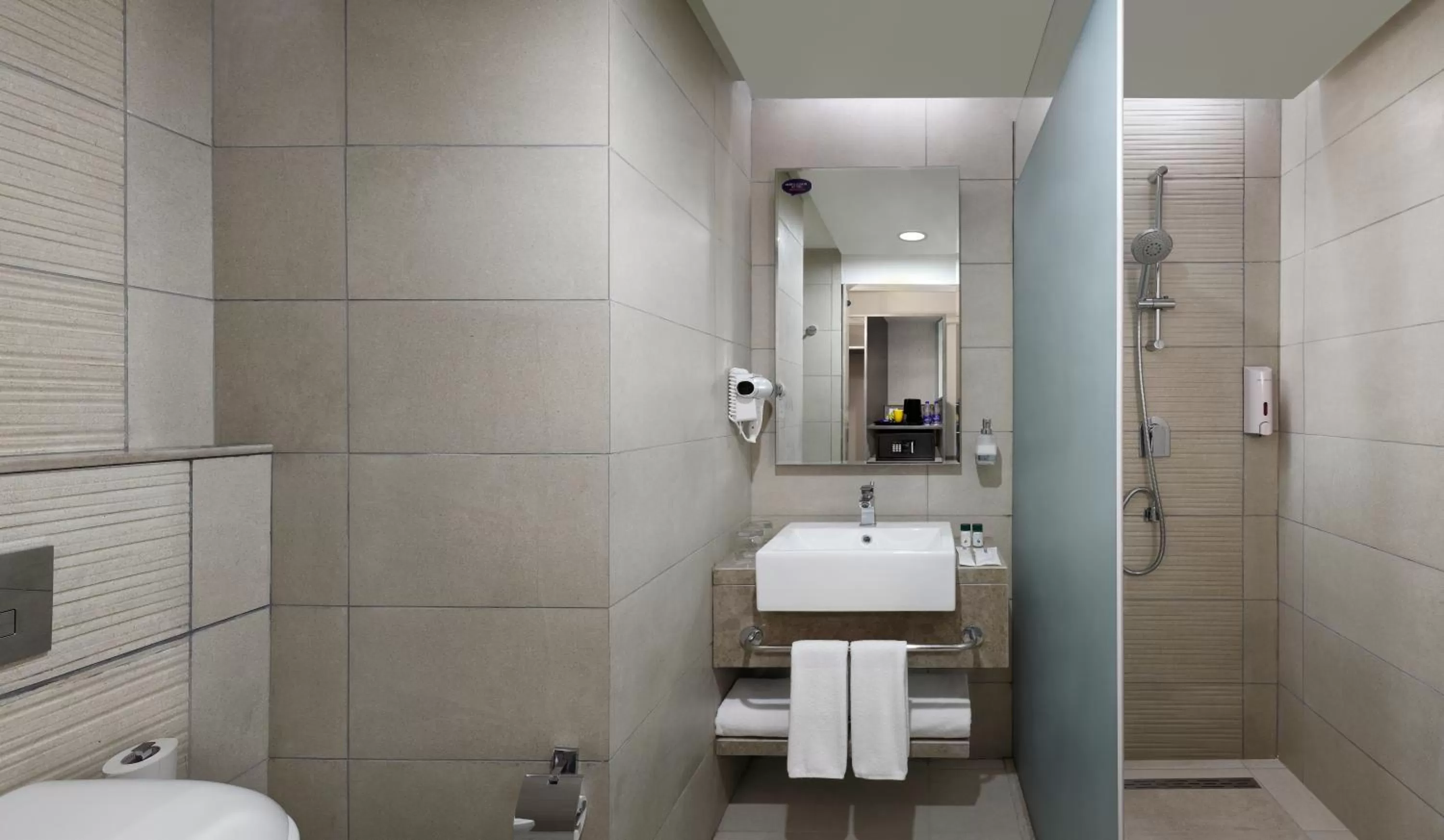 Bathroom in Holiday Inn Express Kolkata Airport by IHG