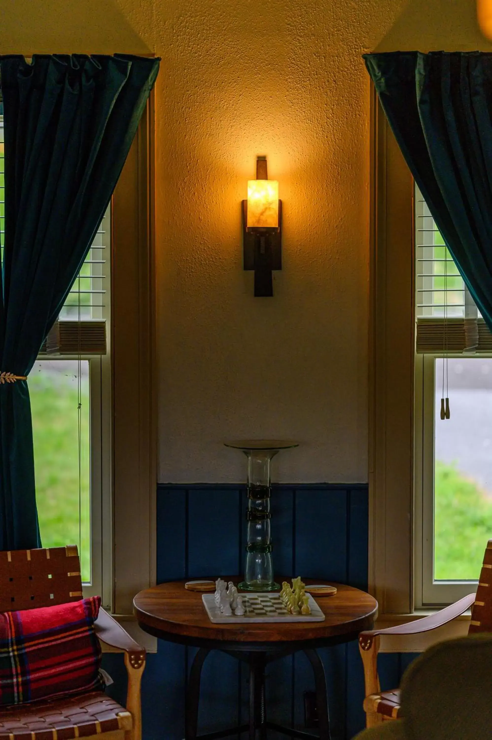 Living room in Brass Lantern Inn