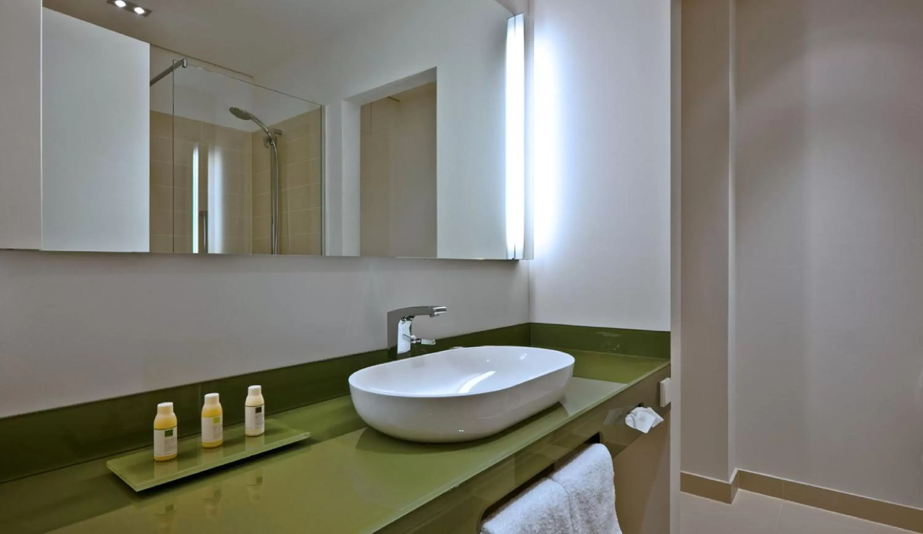 Shower, Bathroom in COSMO Hotel Berlin Mitte