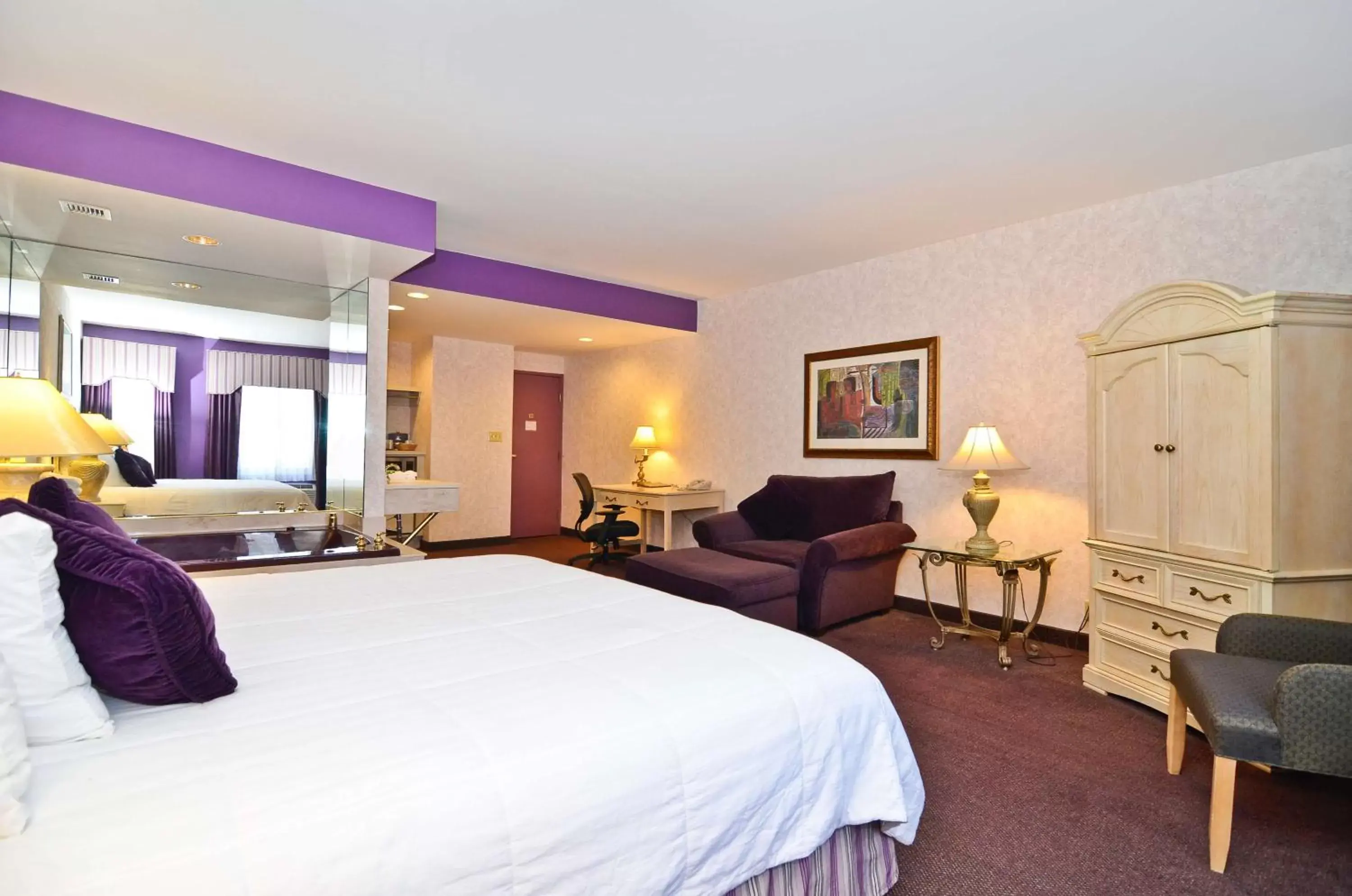 Photo of the whole room in Best Western On The Avenue