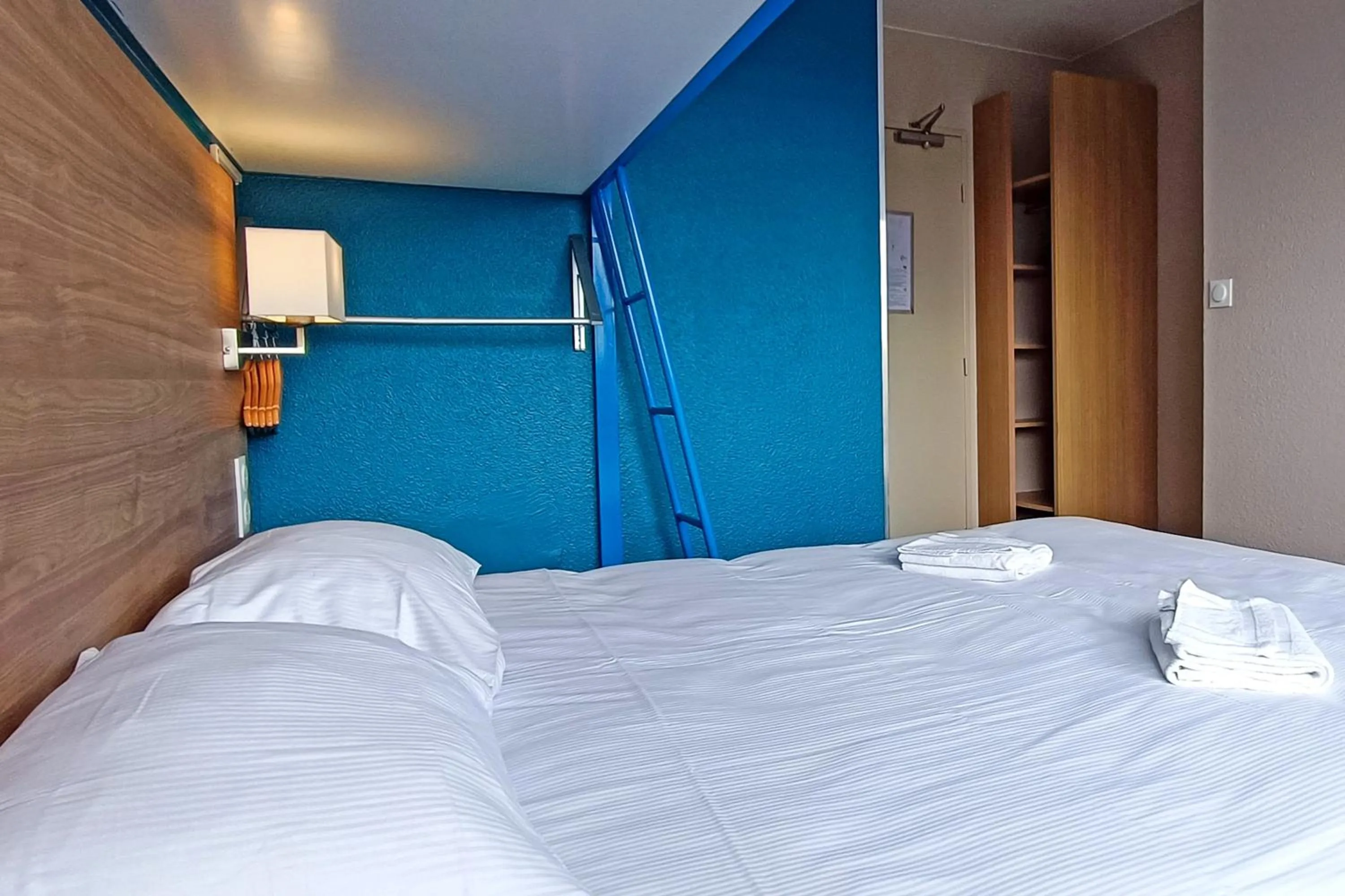 Bed in The Originals Access, Hôtel les Iris, Berck-sur-Mer