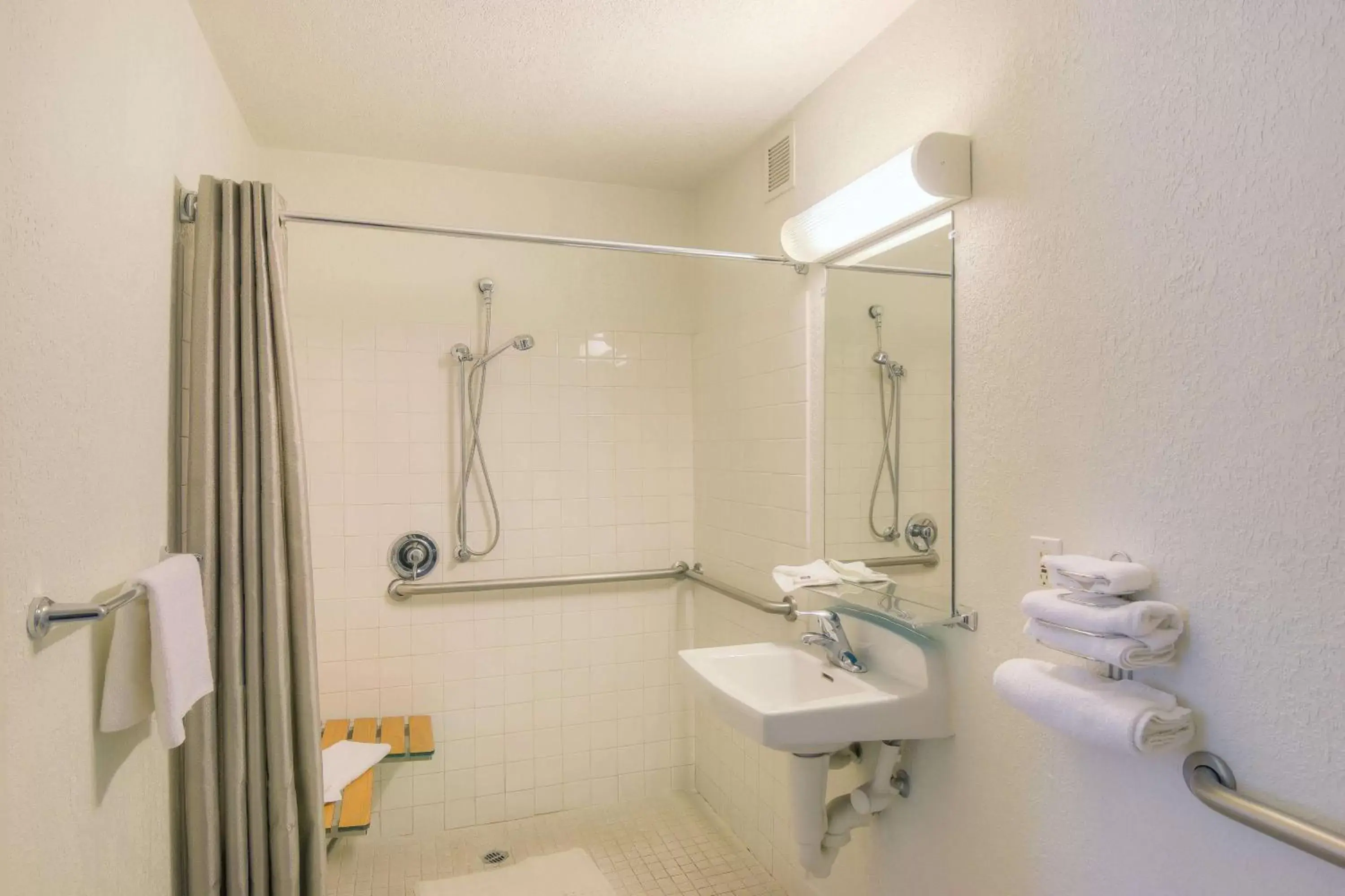 Shower, Bathroom in Motel 6-Simi Valley, CA
