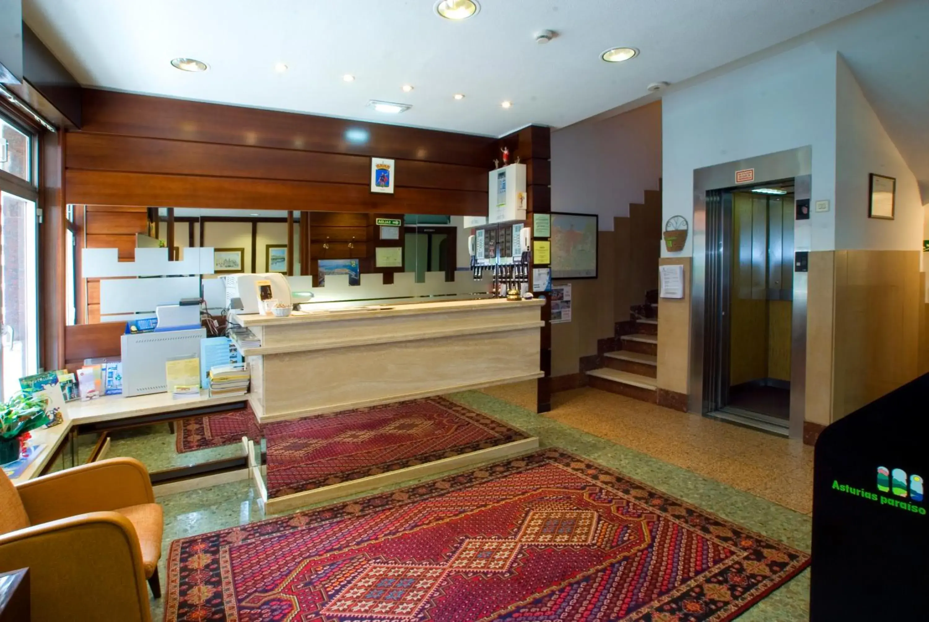 Lobby or reception in Hotel Castilla Lobby or reception in Hotel Castilla