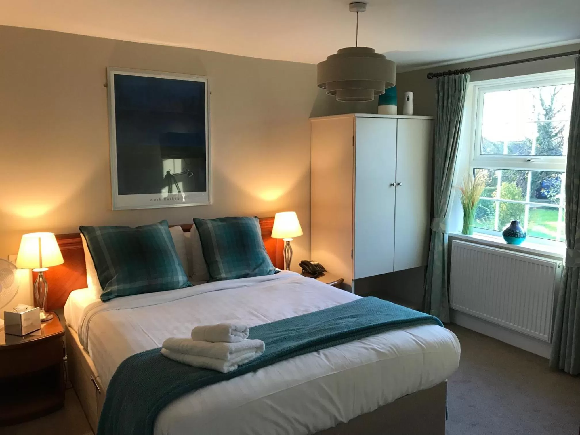 Bedroom, Bed in The Black Swan Inn