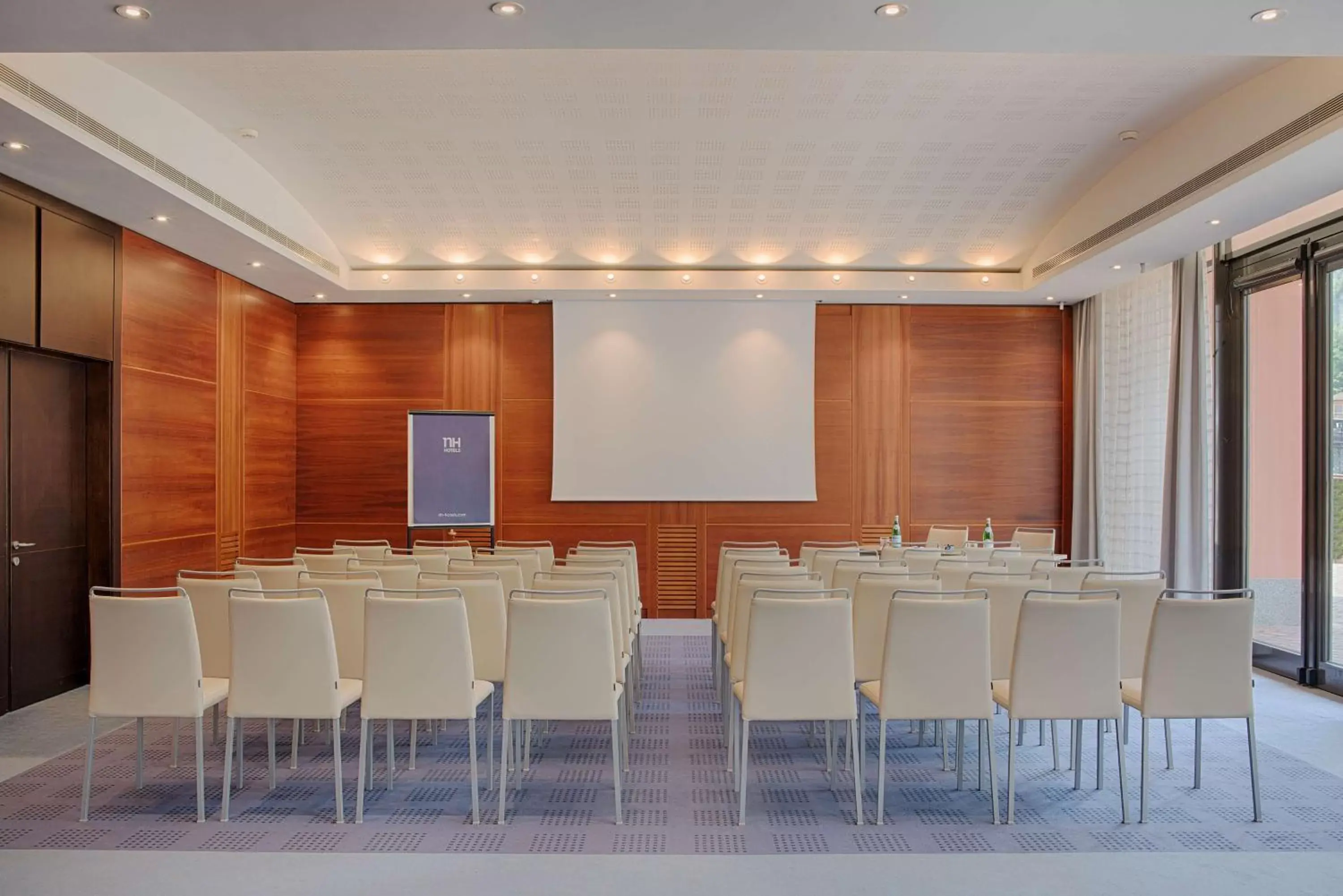 Meeting/conference room in NH Lecco Pontevecchio