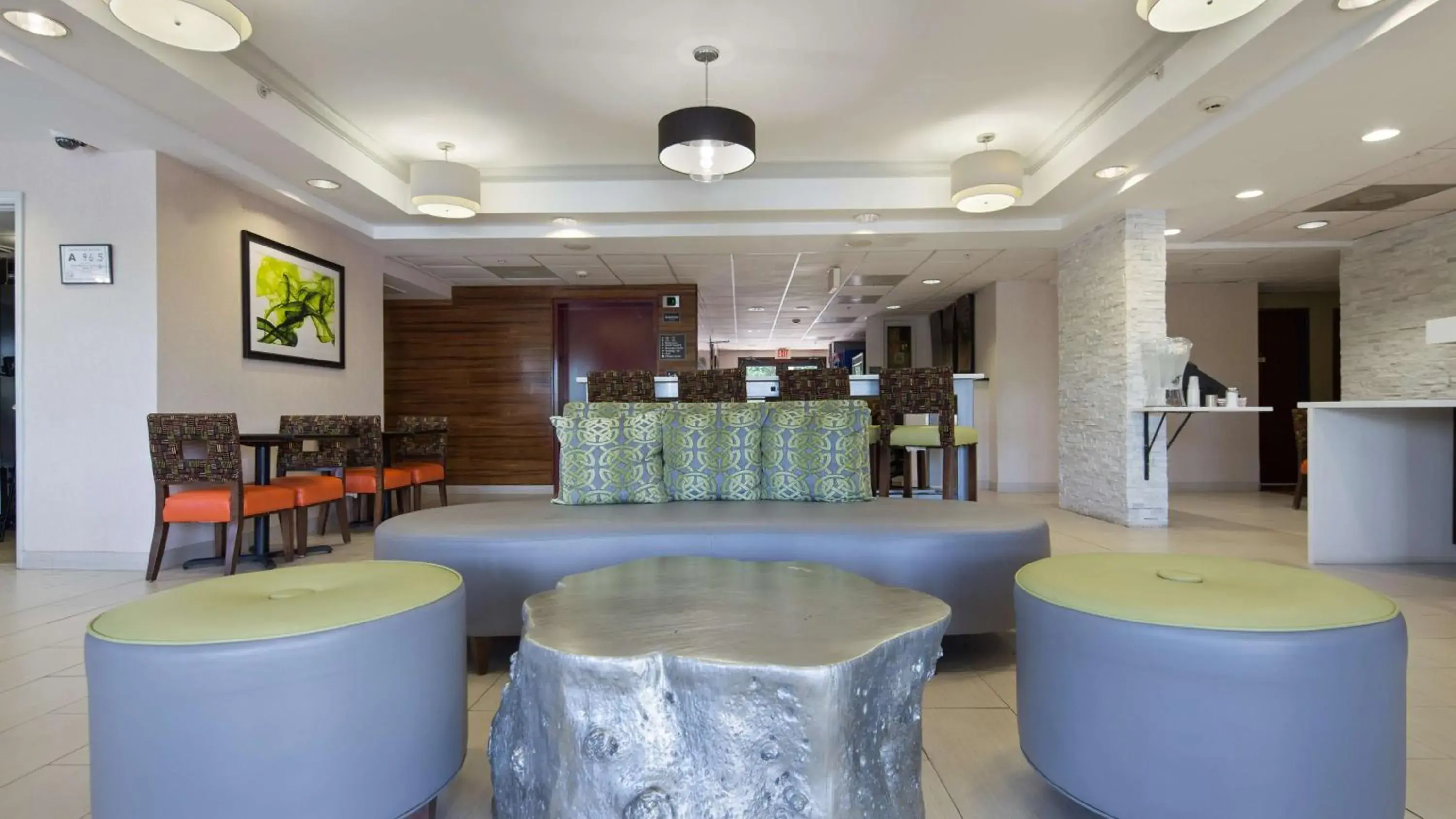 Lobby or reception, Lounge/Bar in Best Western Plus Huntersville Inn & Suites Near Lake Norman