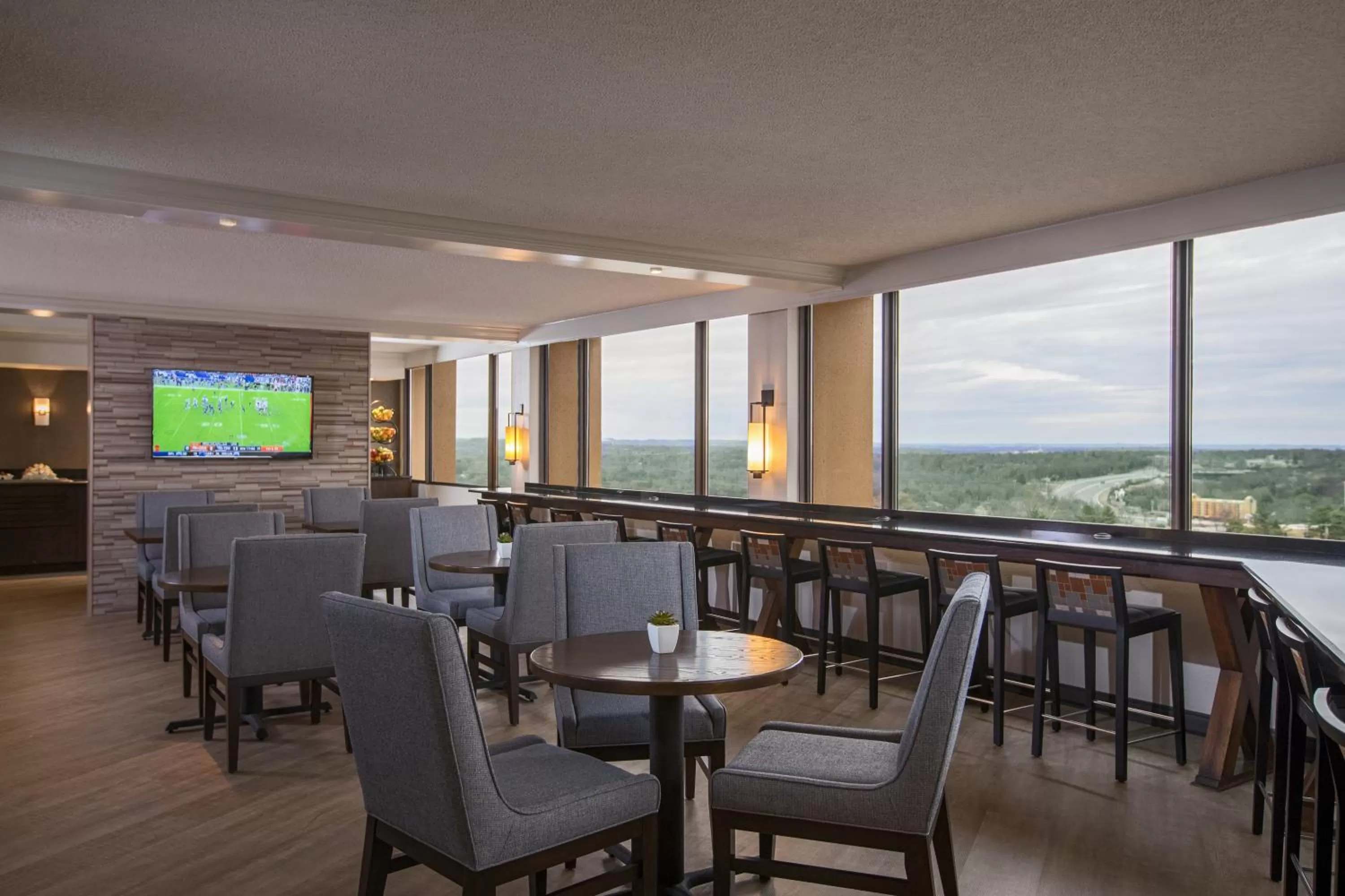 Lounge or bar in Sonesta Nashville Airport