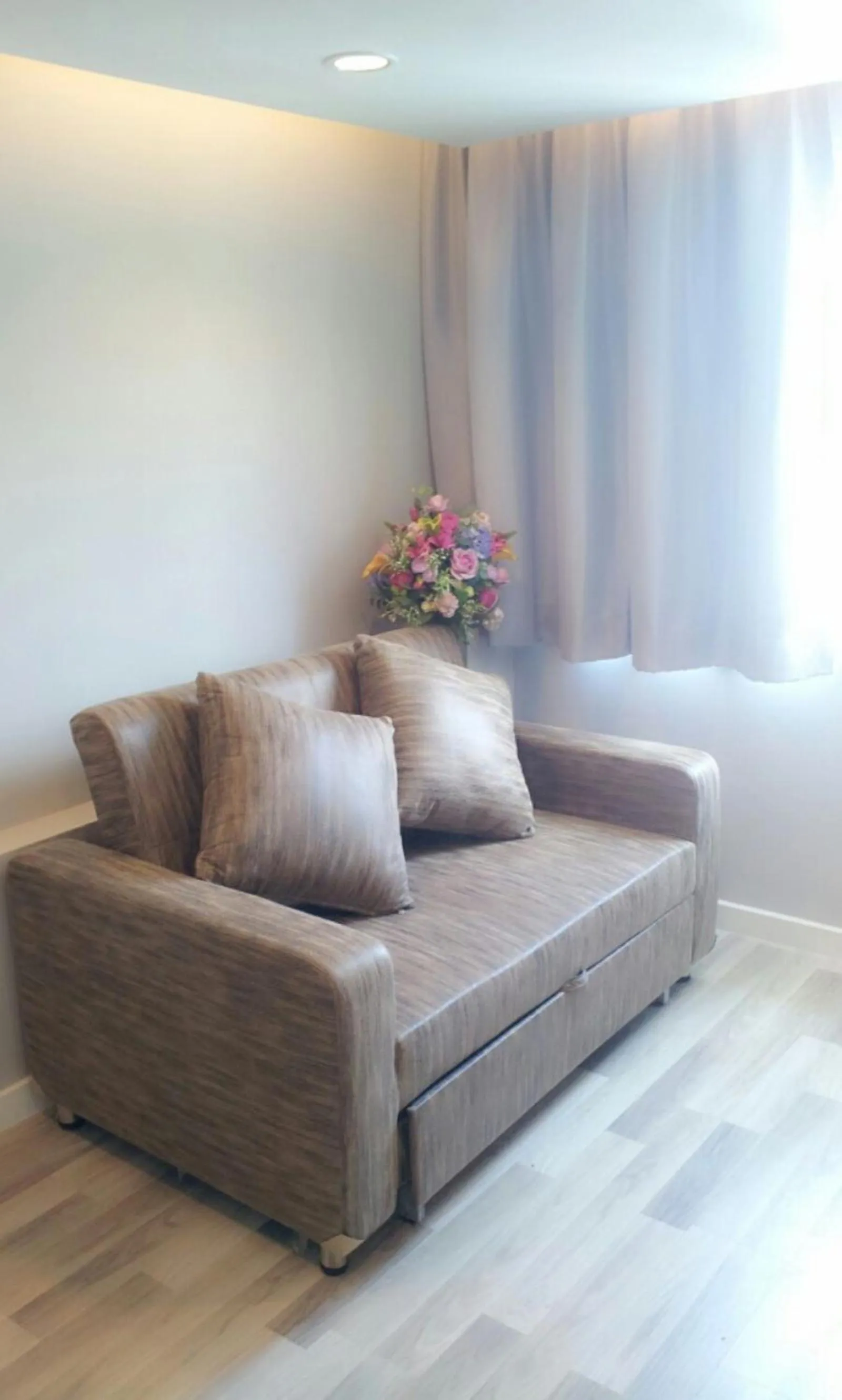 Seating area in Nantra Ploenchit hotel