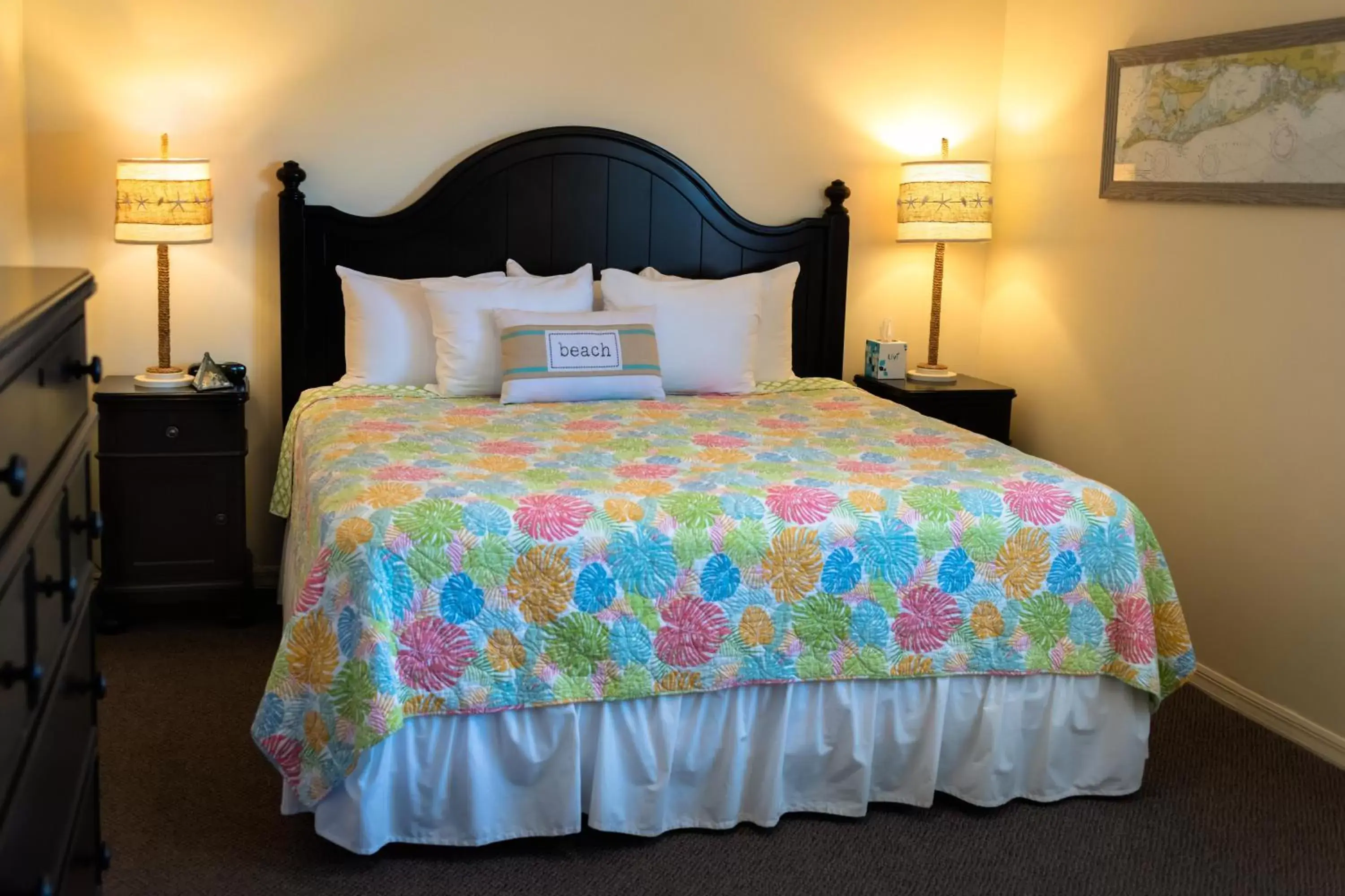 Bed in Cedar Cove Resort & Cottages