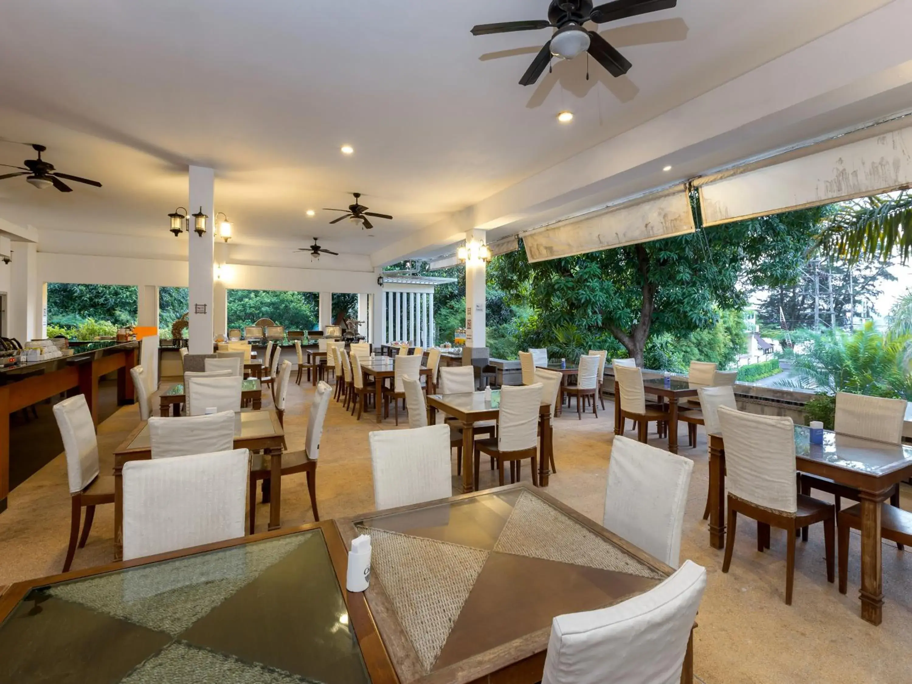 Restaurant/places to eat in Phuket Sea Resort SHA Extra Plus Restaurant/places to eat in Phuket Sea Resort SHA Extra Plus